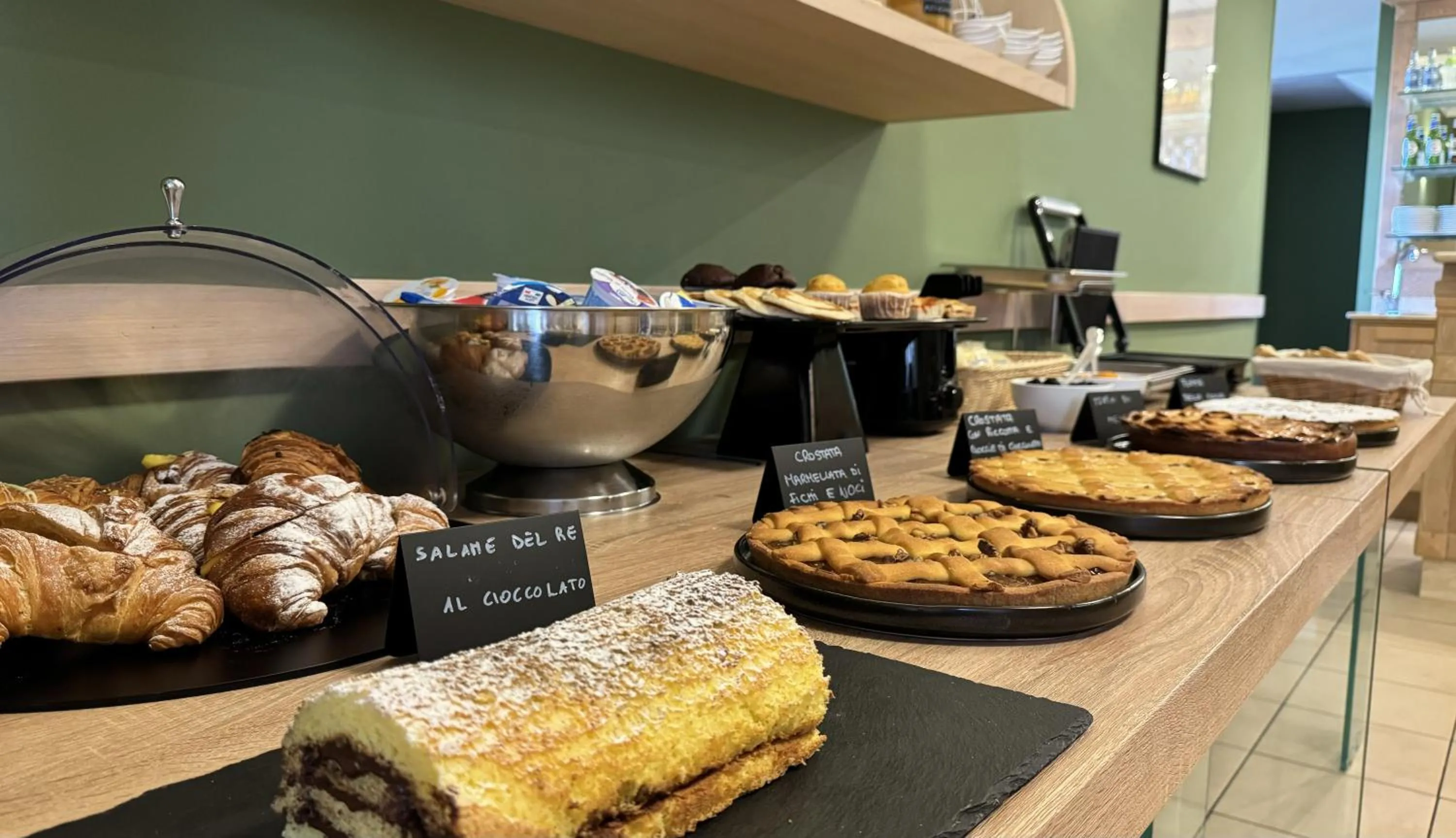 Buffet breakfast in Hotel Cladan