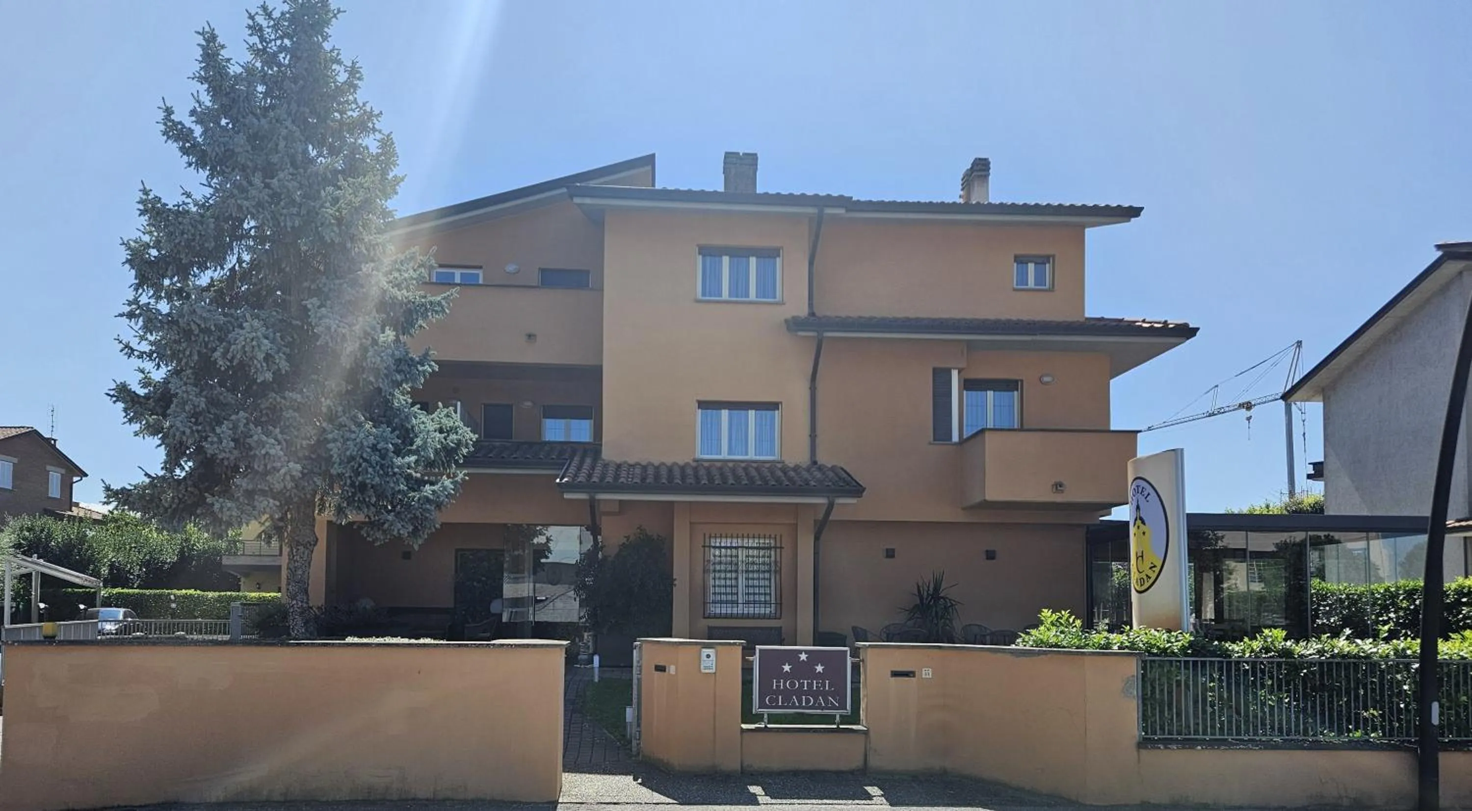 Property building in Hotel Cladan