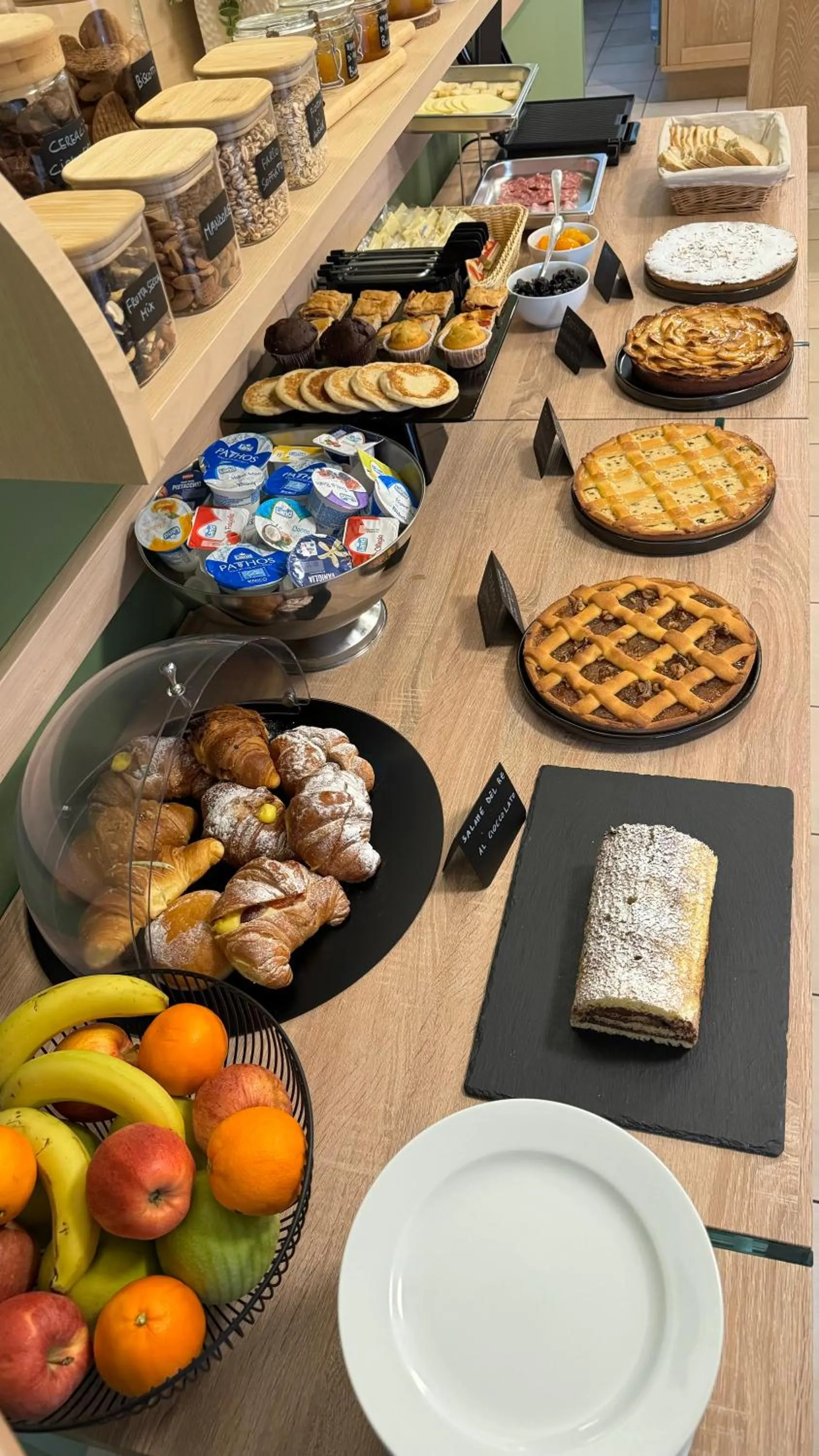 Buffet breakfast in Hotel Cladan