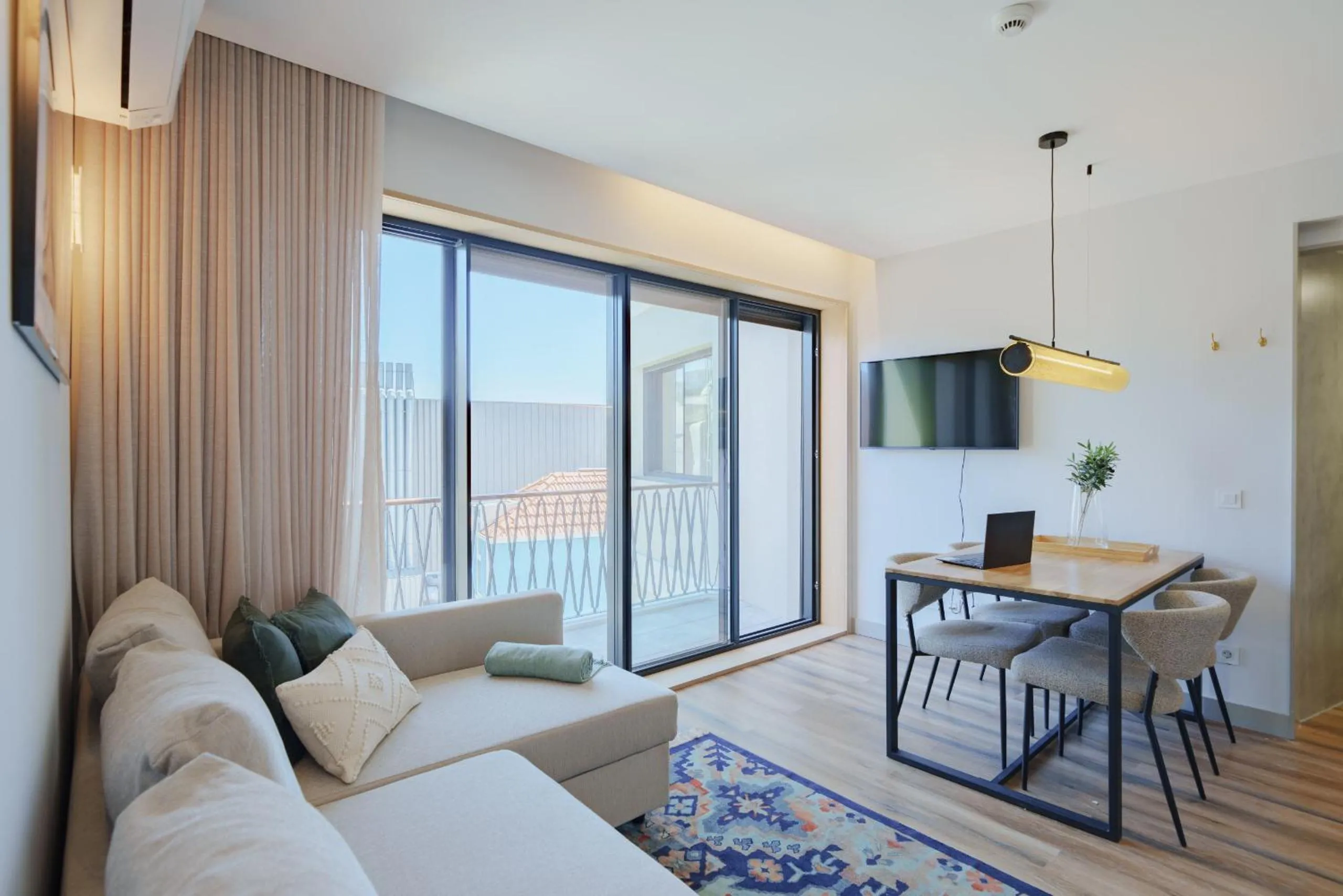 Standard Apartment with Coworking Included  (one day) in Feel Porto Firmeza Coworking & Flats