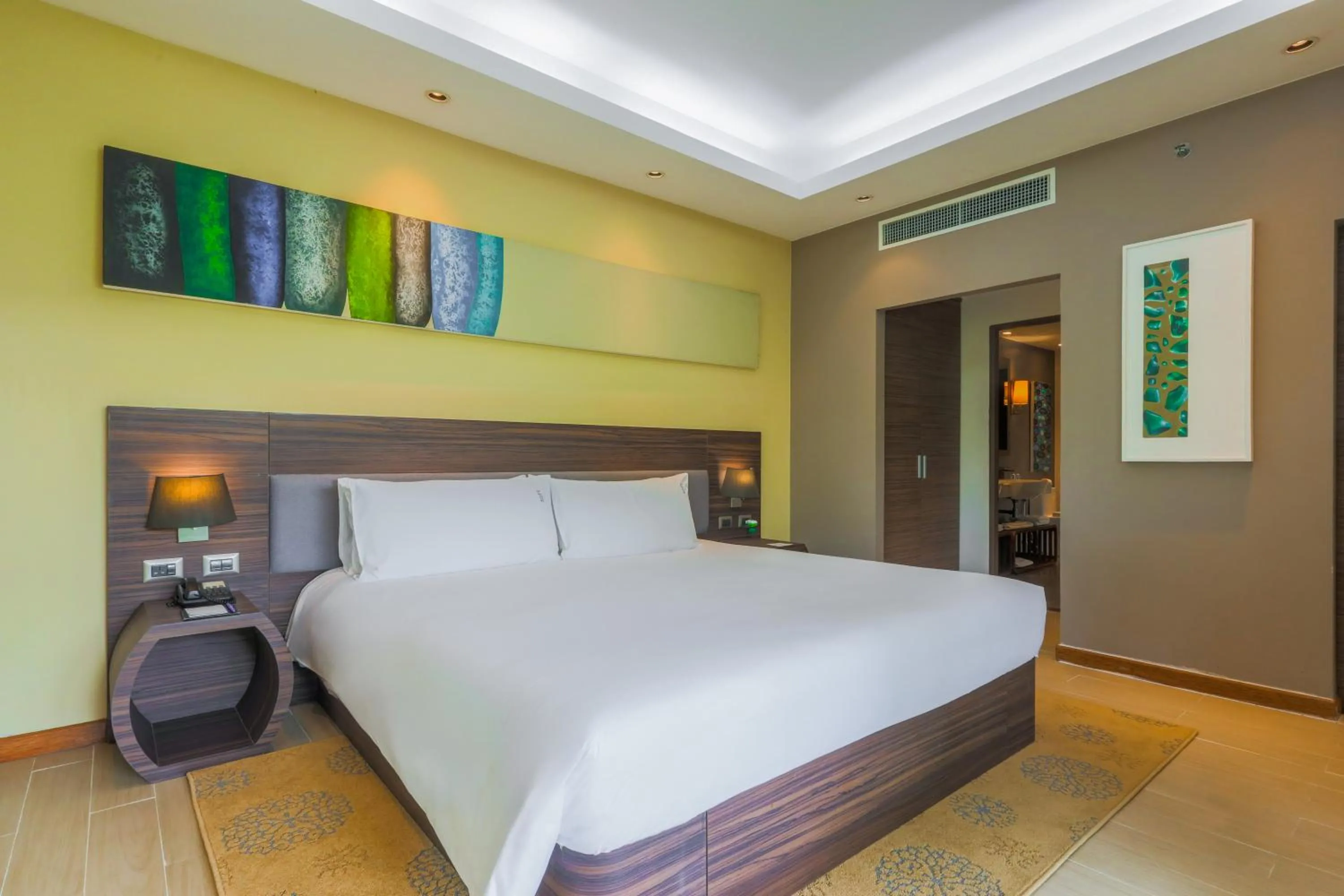 Bed in Holiday Inn Resort Phuket Karon Beach by IHG