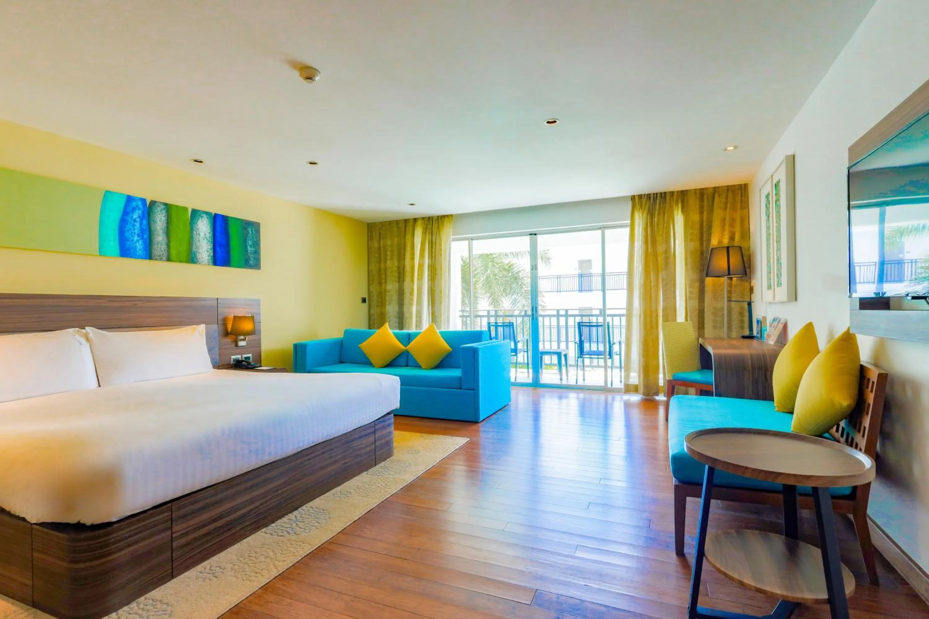 Bed in Holiday Inn Resort Phuket Karon Beach by IHG