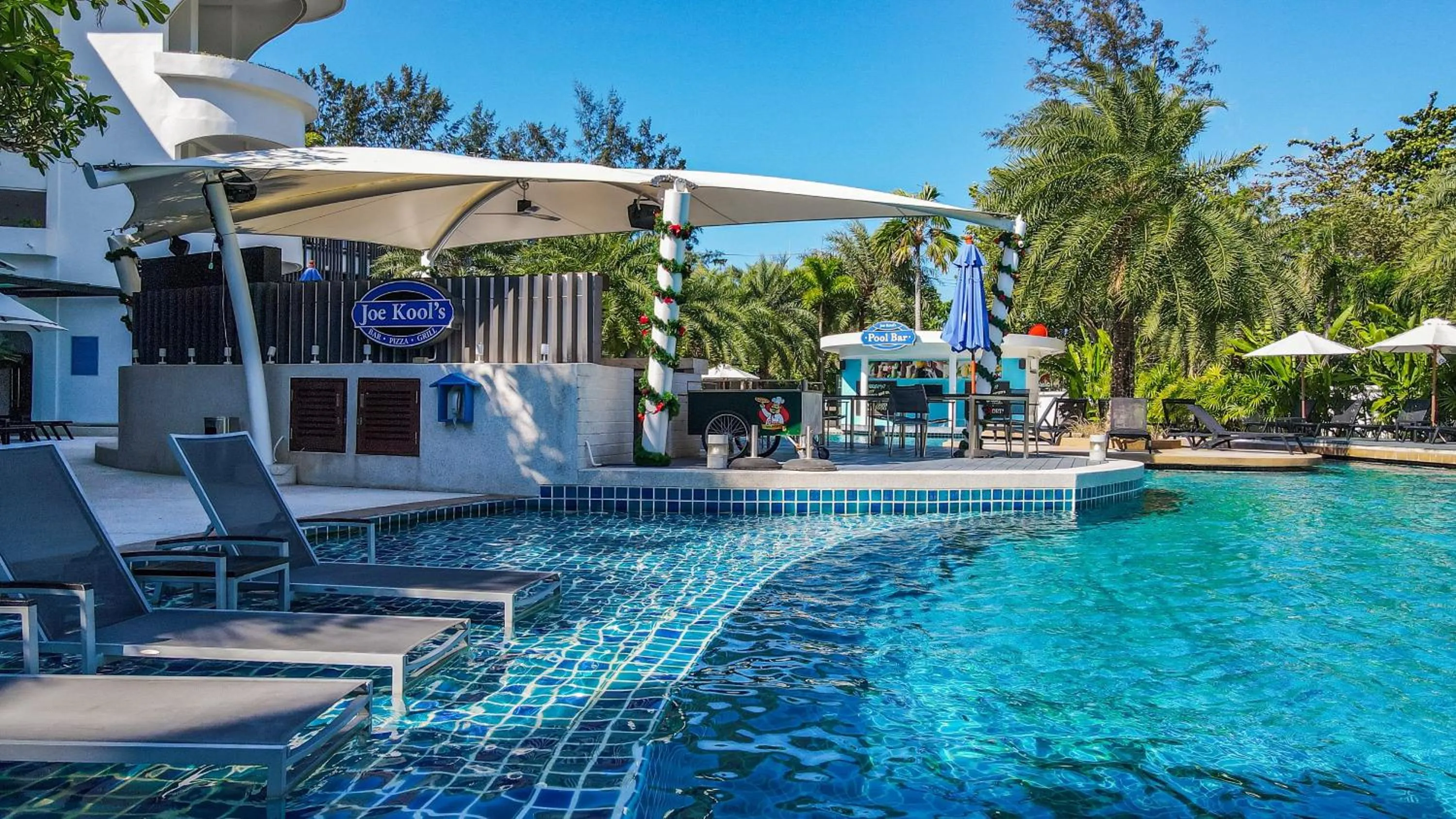 Restaurant/places to eat in Holiday Inn Resort Phuket Karon Beach by IHG