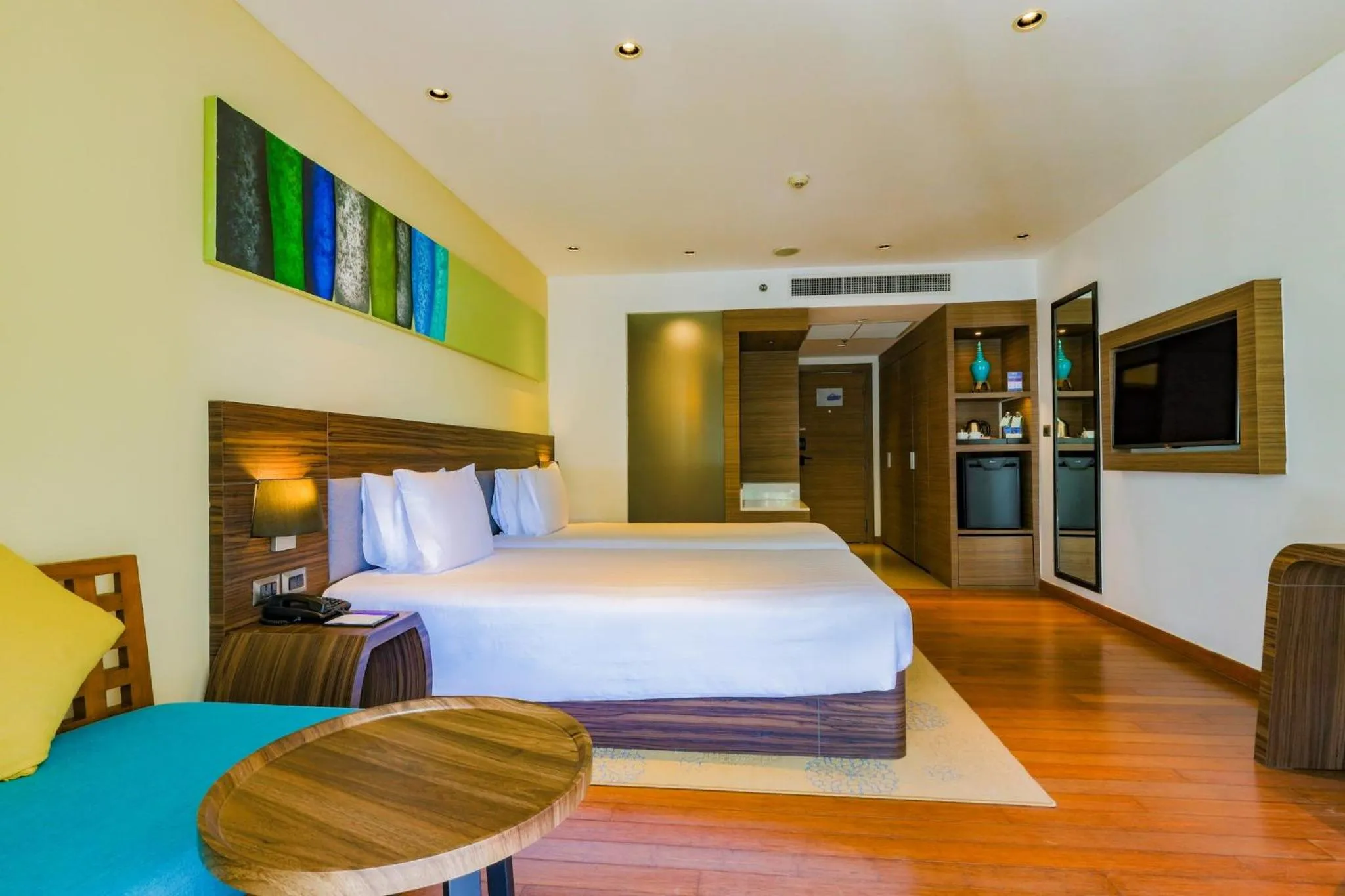 Photo of the whole room, Bed in Holiday Inn Resort Phuket Karon Beach by IHG