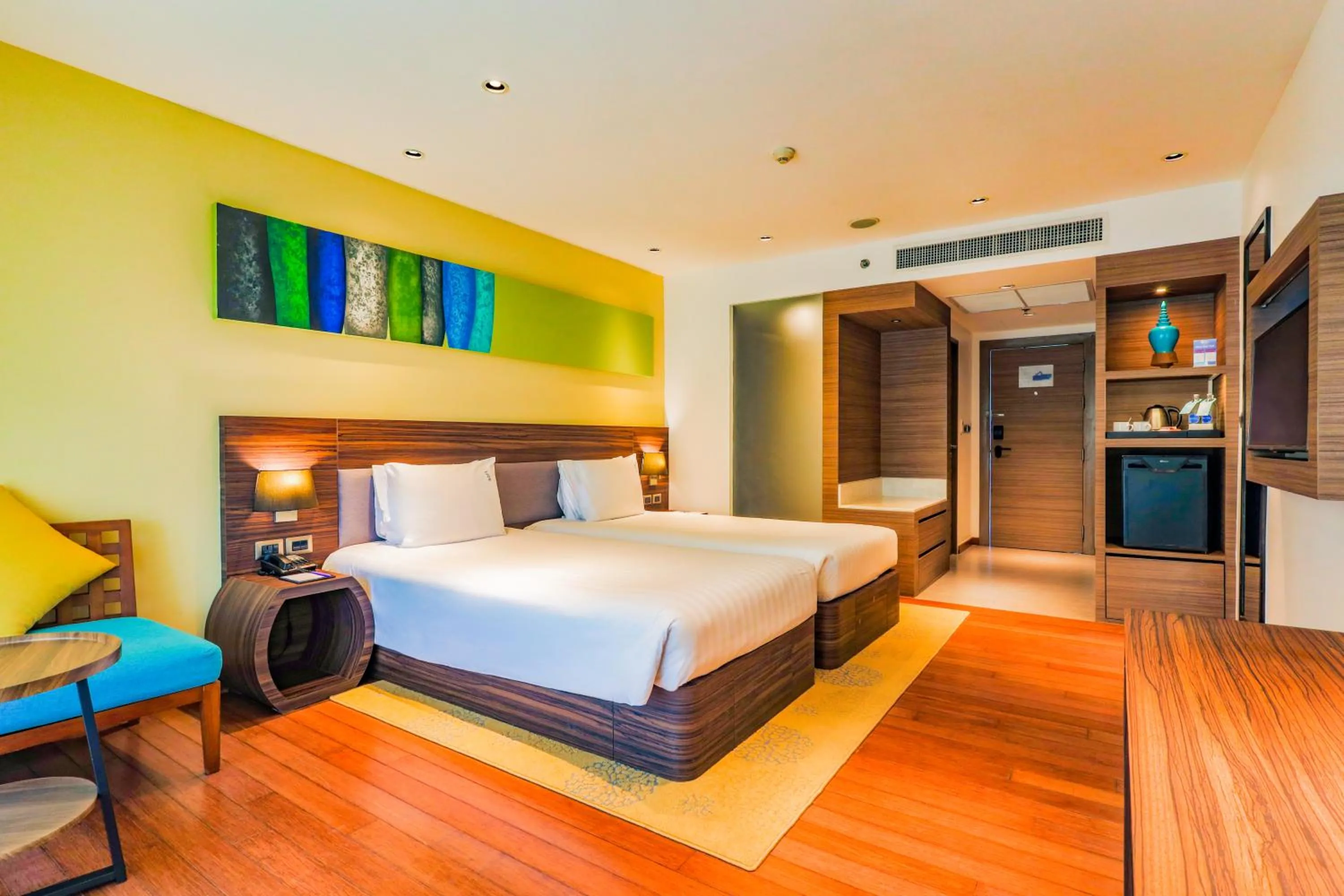 Bed in Holiday Inn Resort Phuket Karon Beach by IHG