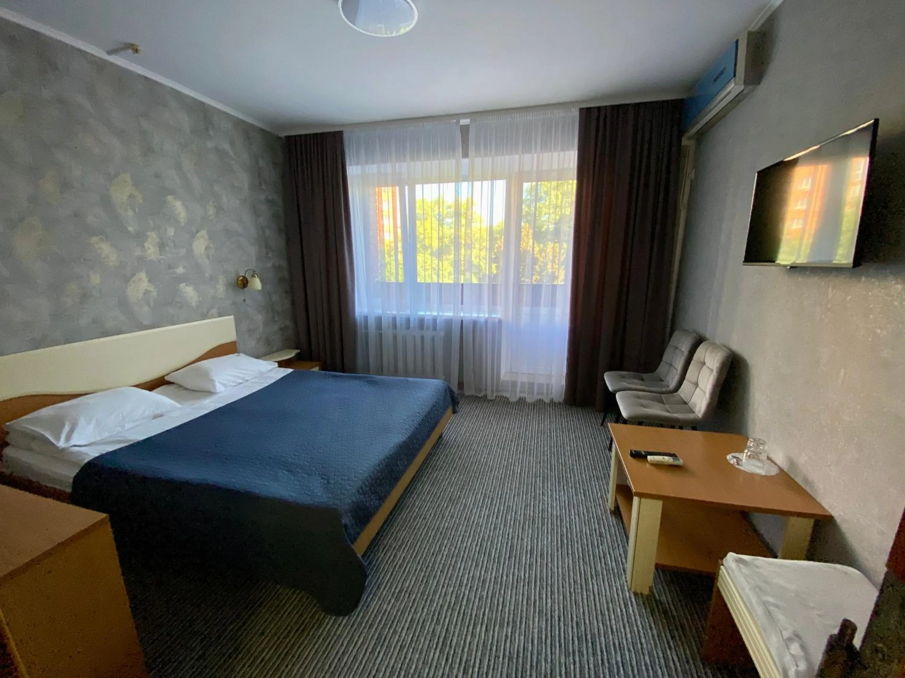 Bed in Hotel Prydesnyansky