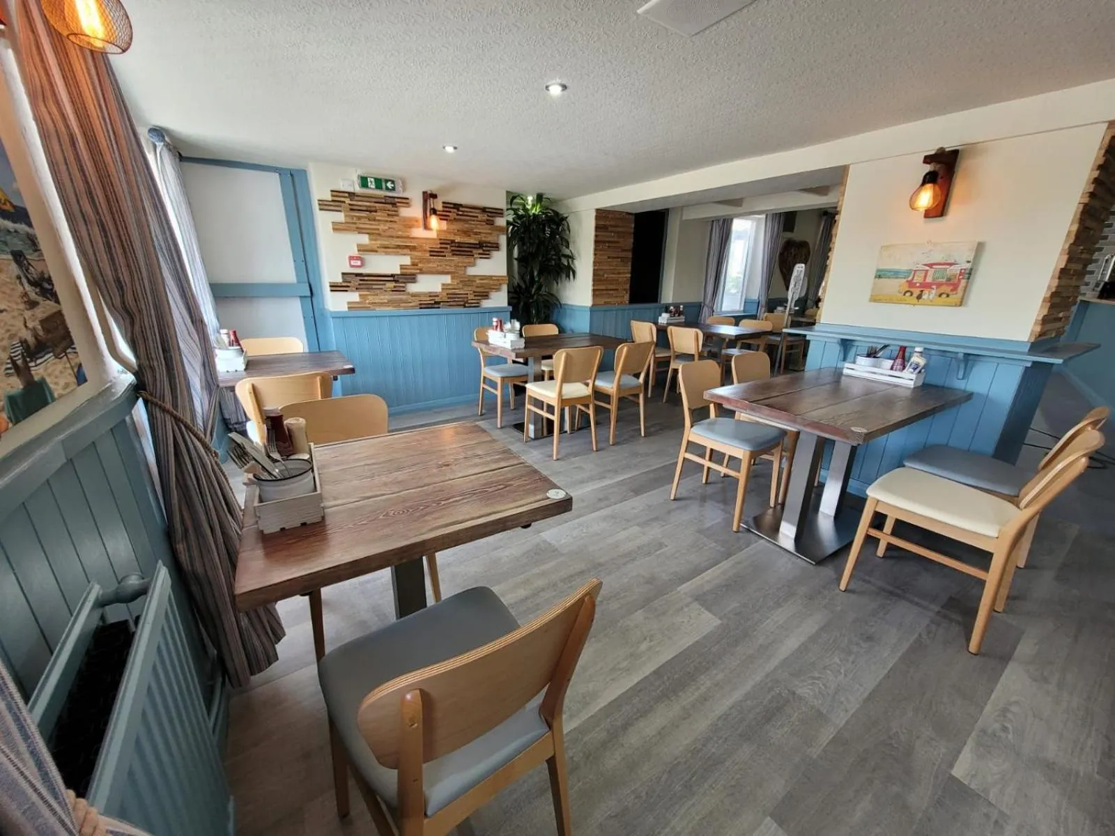 Restaurant/places to eat in South Sands Hotel