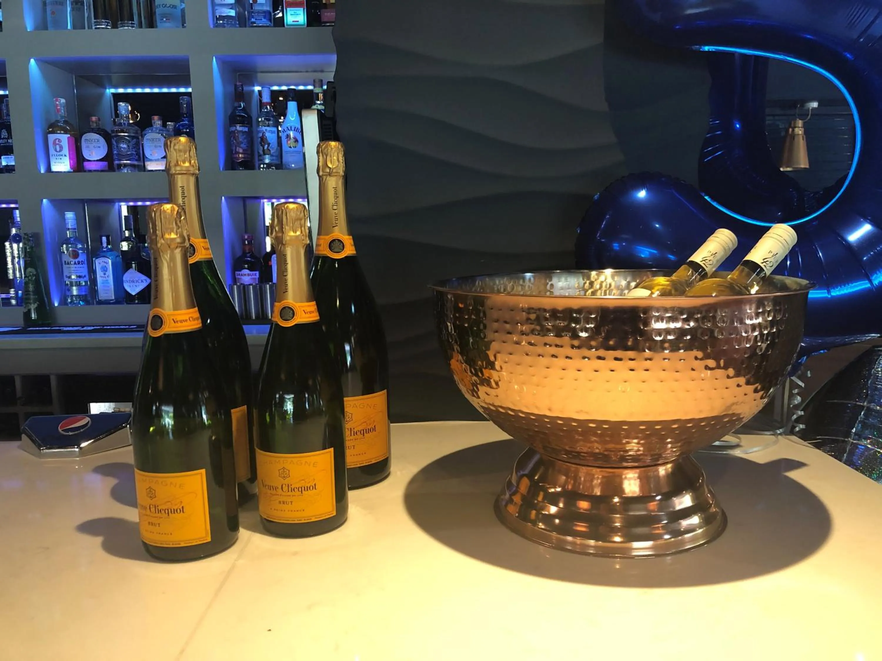 Lounge or bar in South Sands Hotel