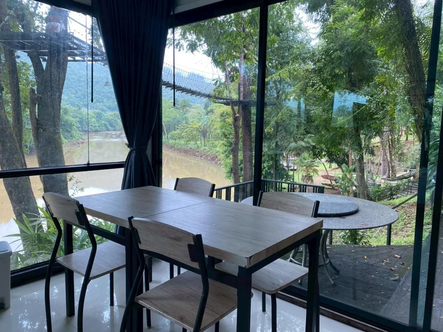 Dining area in Puprai Tarnnarm Resort