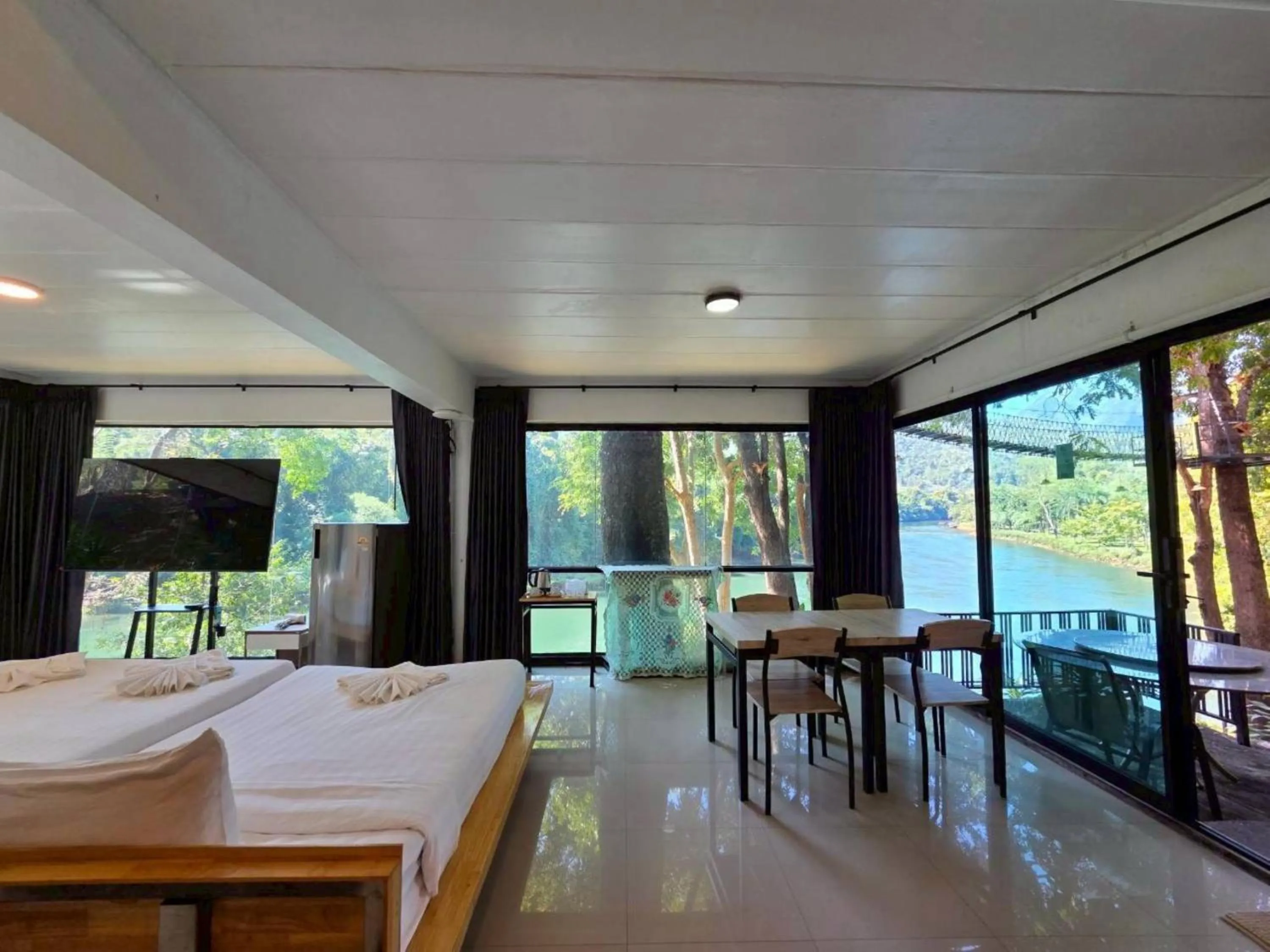 Photo of the whole room, Bed in Puprai Tarnnarm Resort
