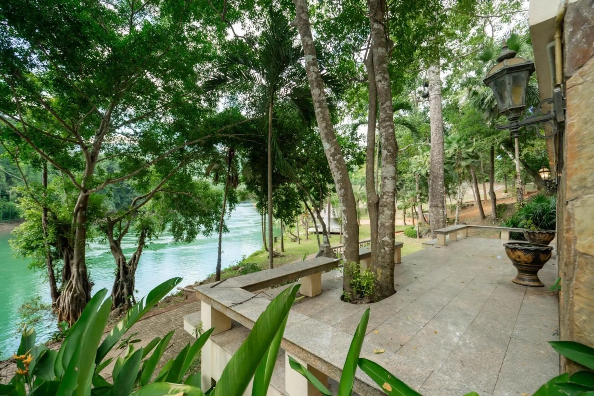 River view in Puprai Tarnnarm Resort