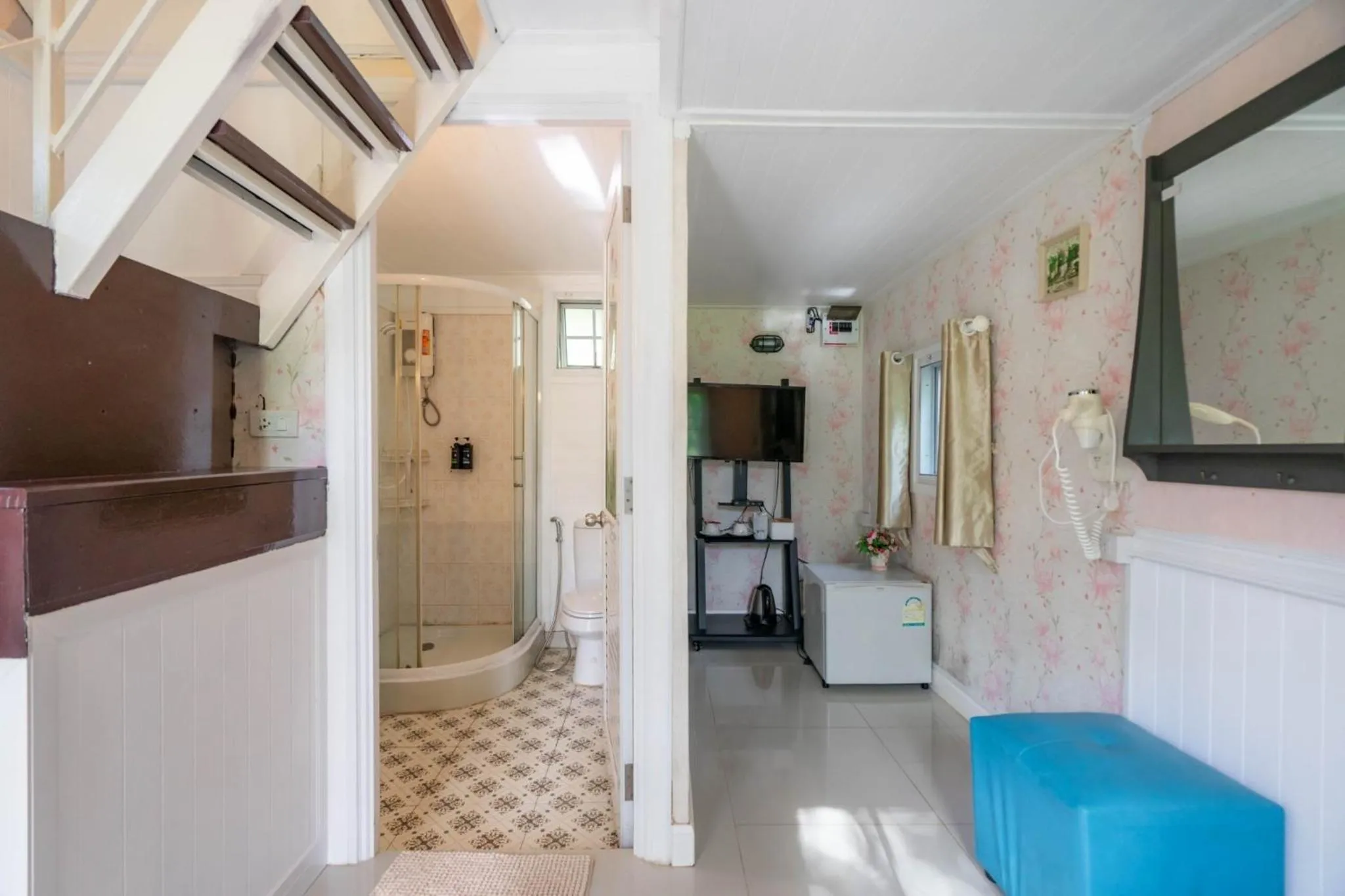 Bathroom, Bed in Puprai Tarnnarm Resort