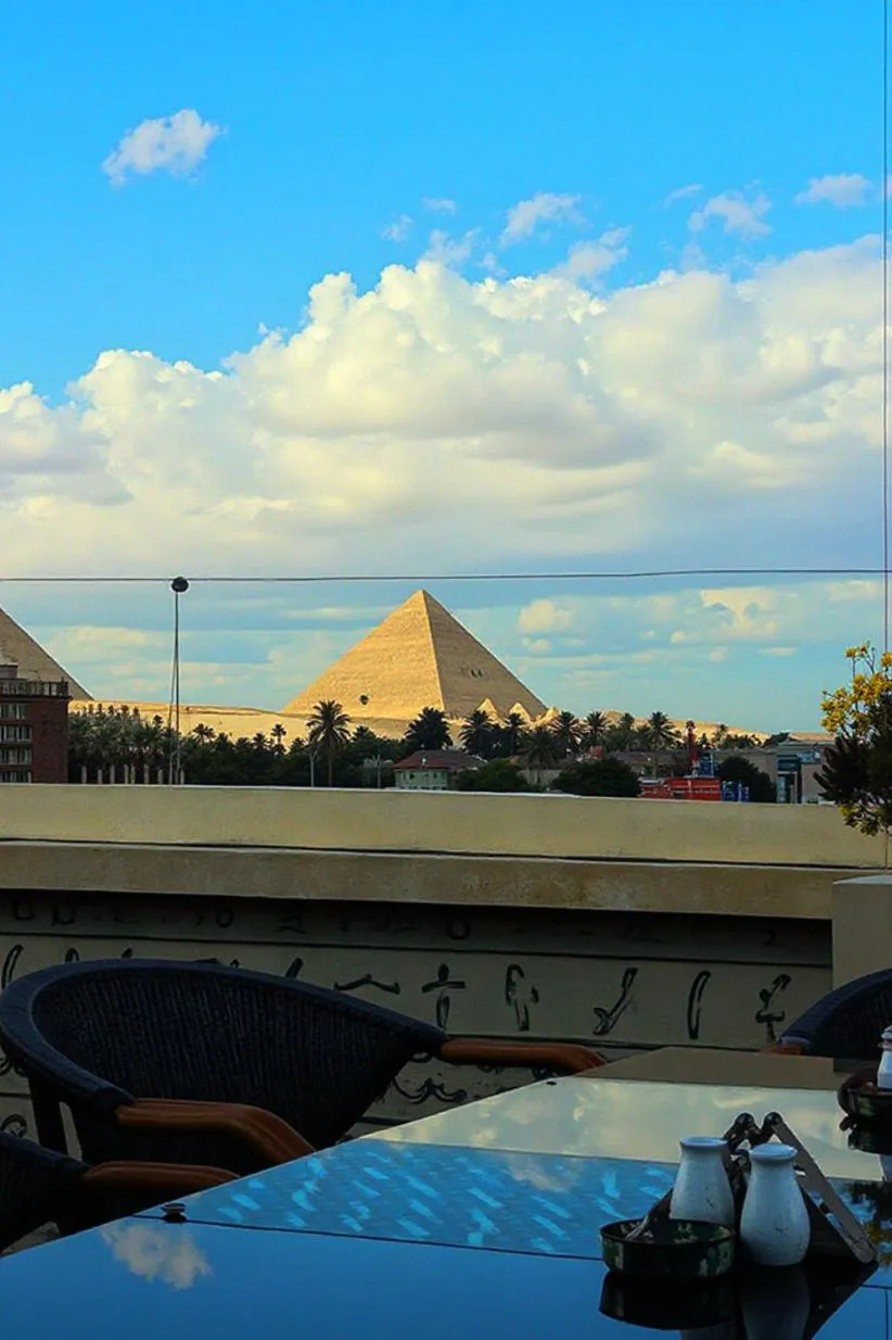 Pyramids Chillout Hotel