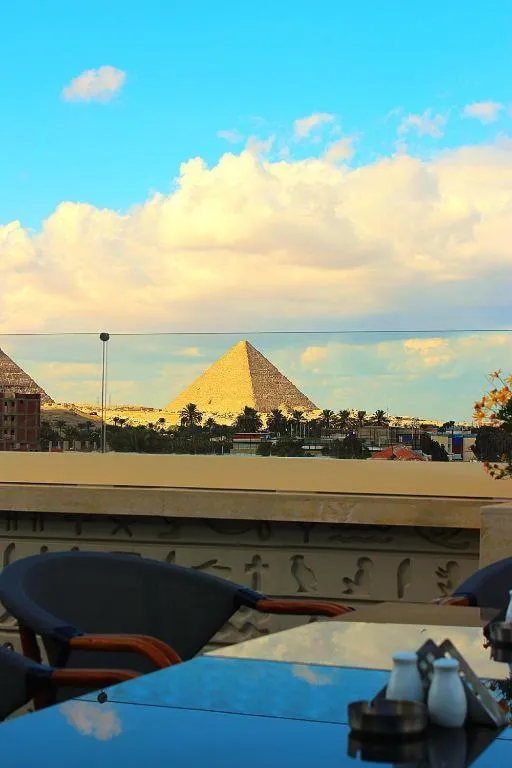 Pyramids Chillout Hotel