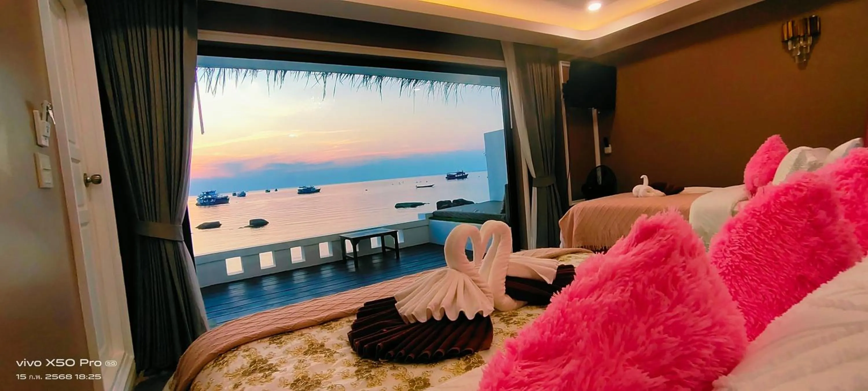 Natural landscape, Bed in Clear View Resort