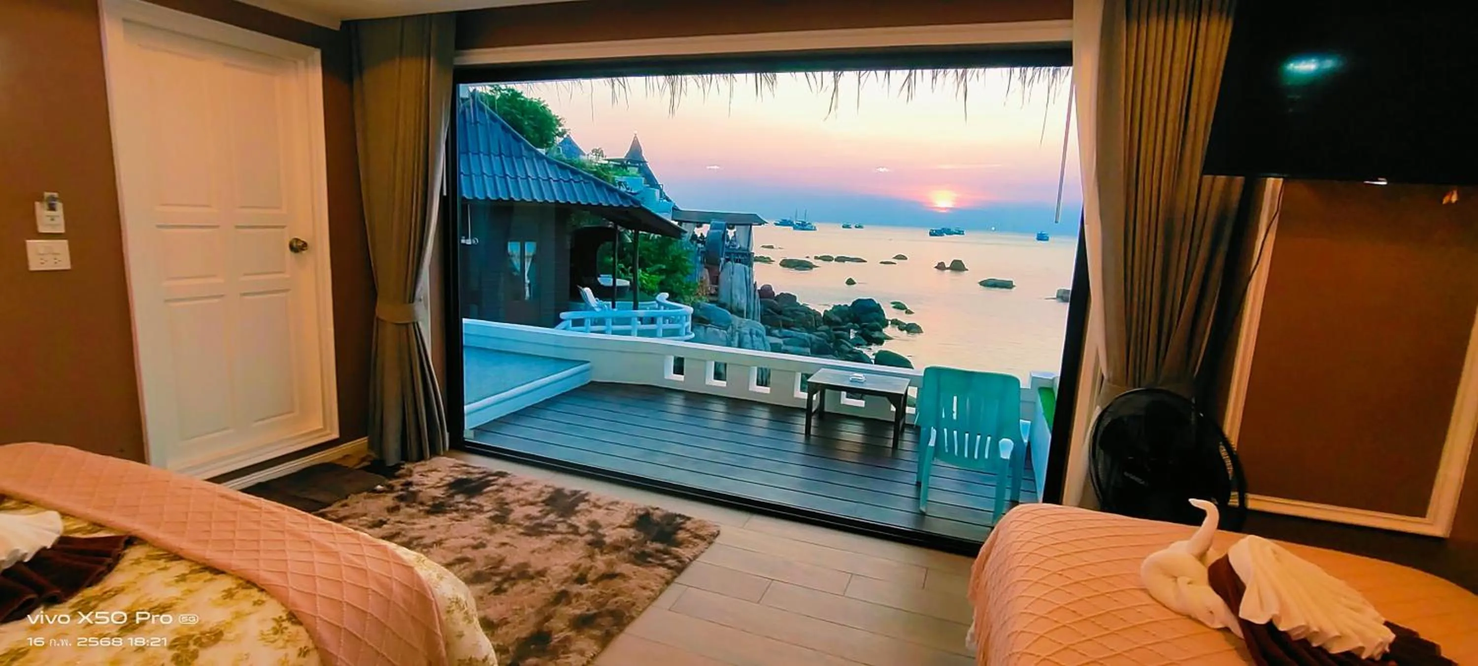 Bed in Clear View Resort