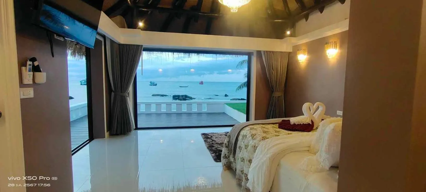 TV and multimedia, Bed in Clear View Resort