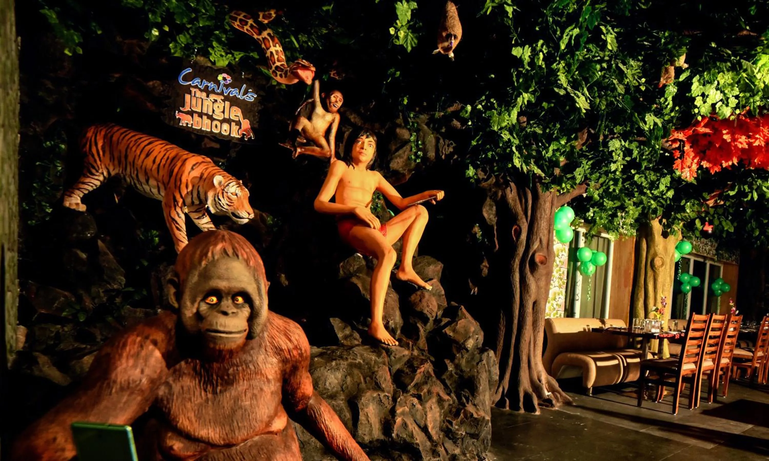 Restaurant/places to eat in Carnival Resort