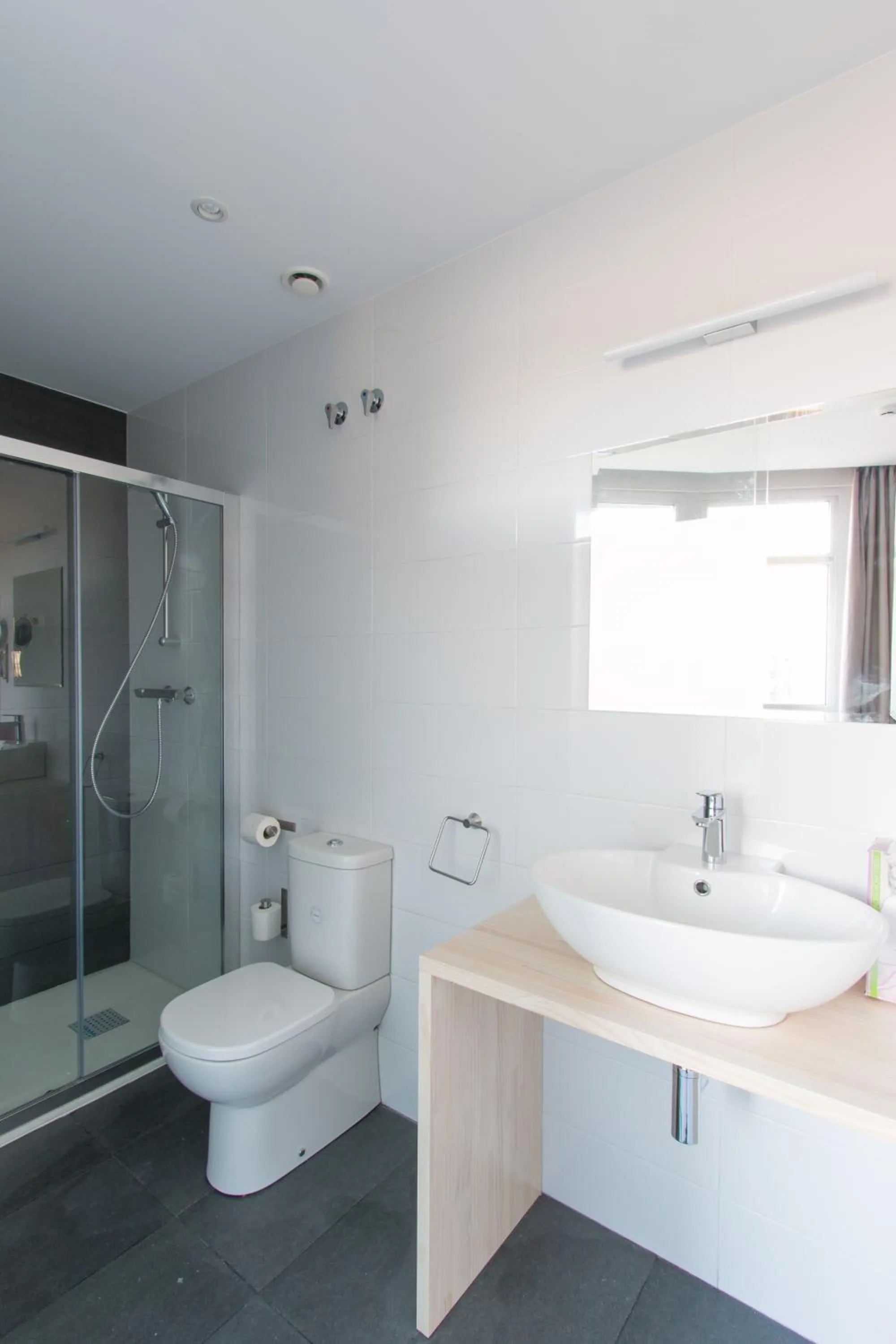 Bathroom in Bilbao City Rooms