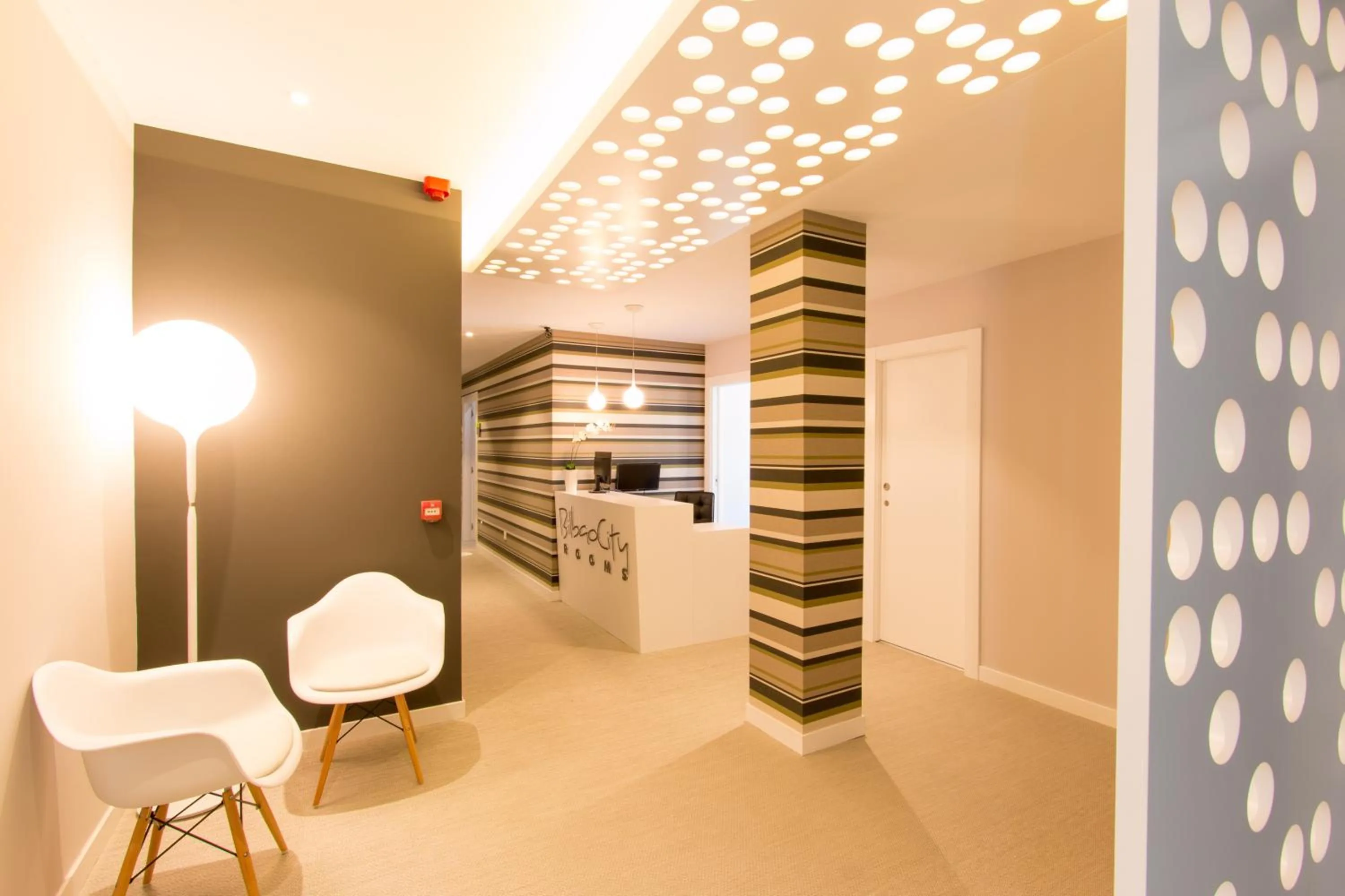 Lobby or reception in Bilbao City Rooms