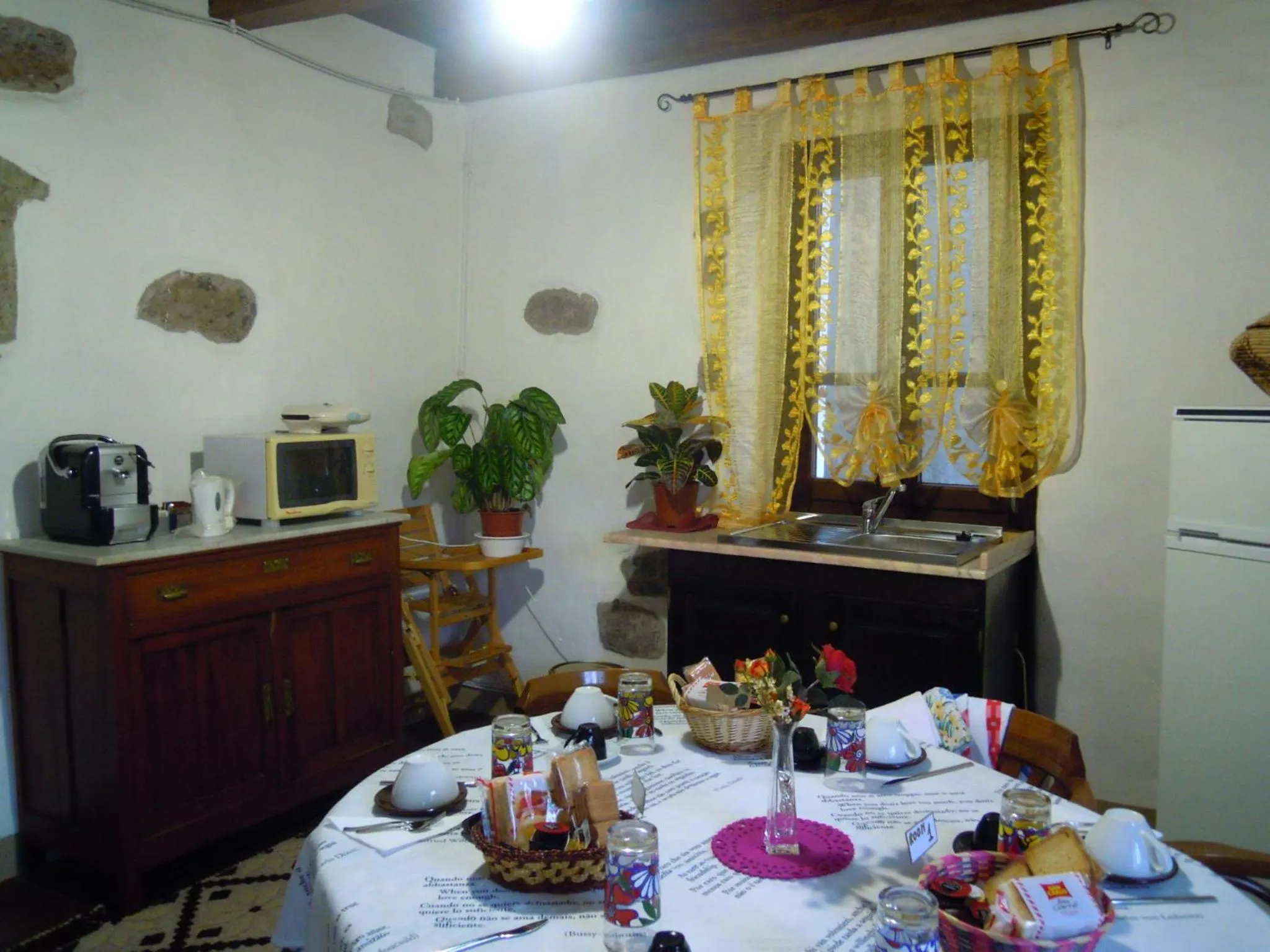 Communal kitchen in Casa Castori