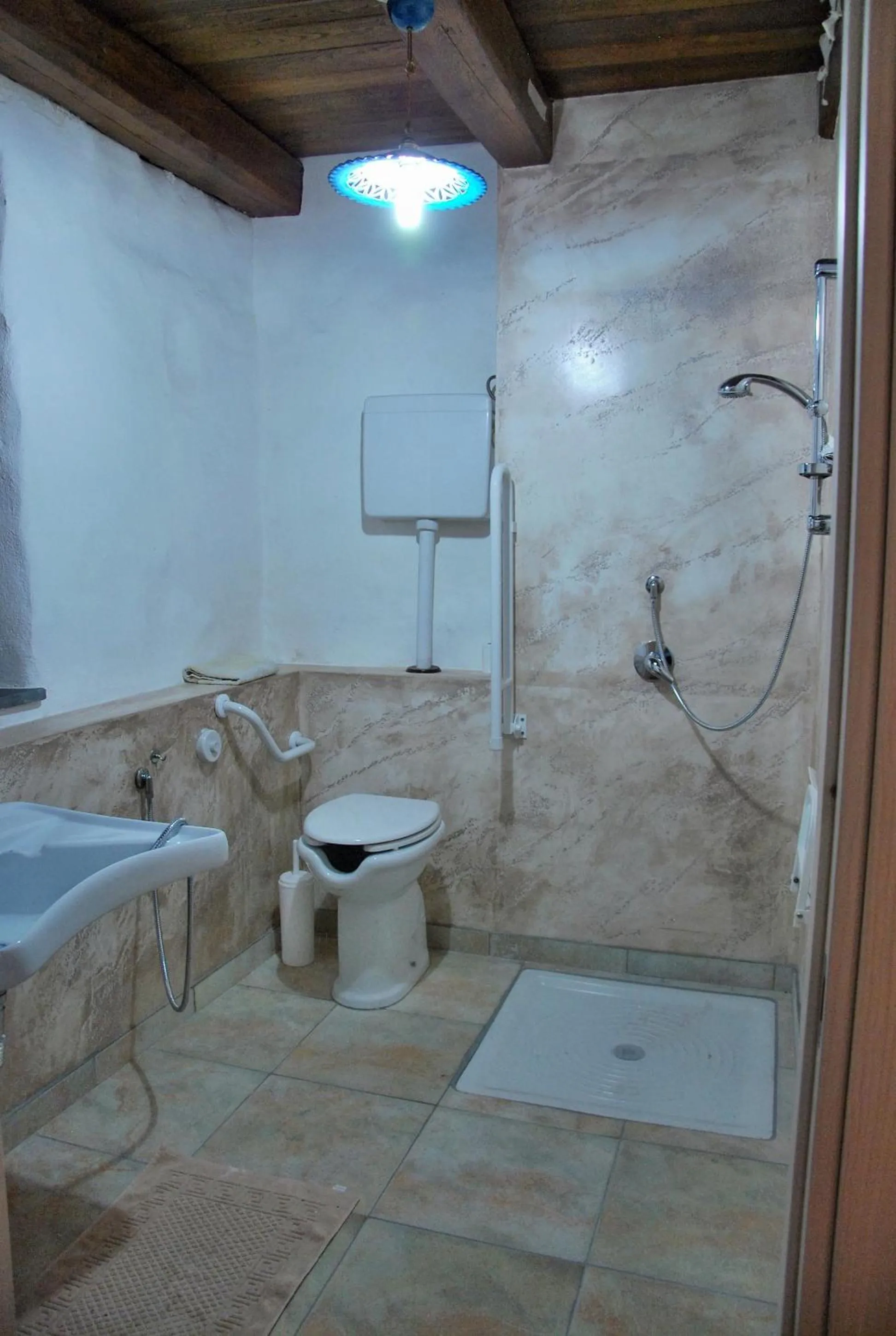 Bathroom in Casa Castori