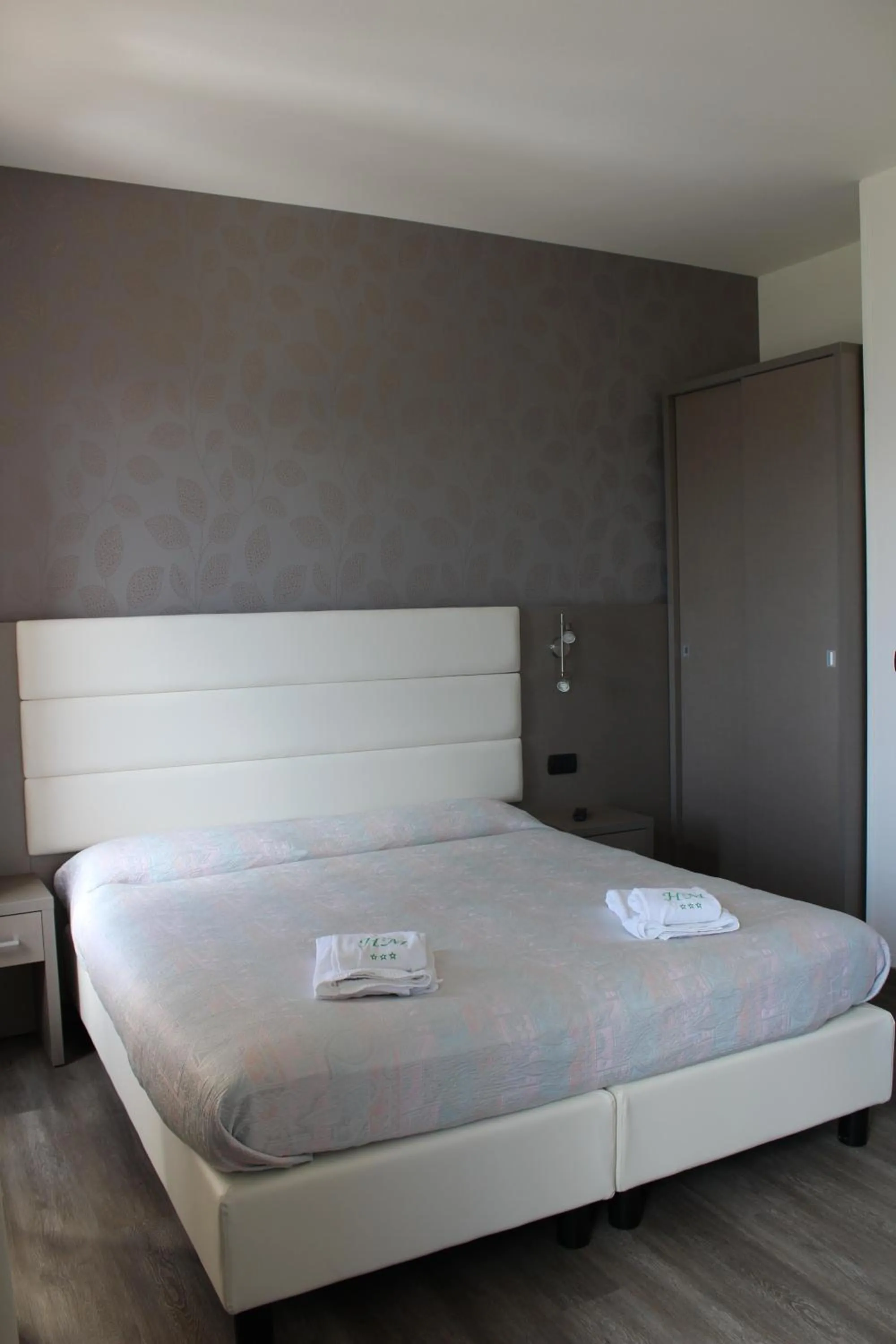 Bathroom, Bed in Albergo Ristorante Miramonti Toano