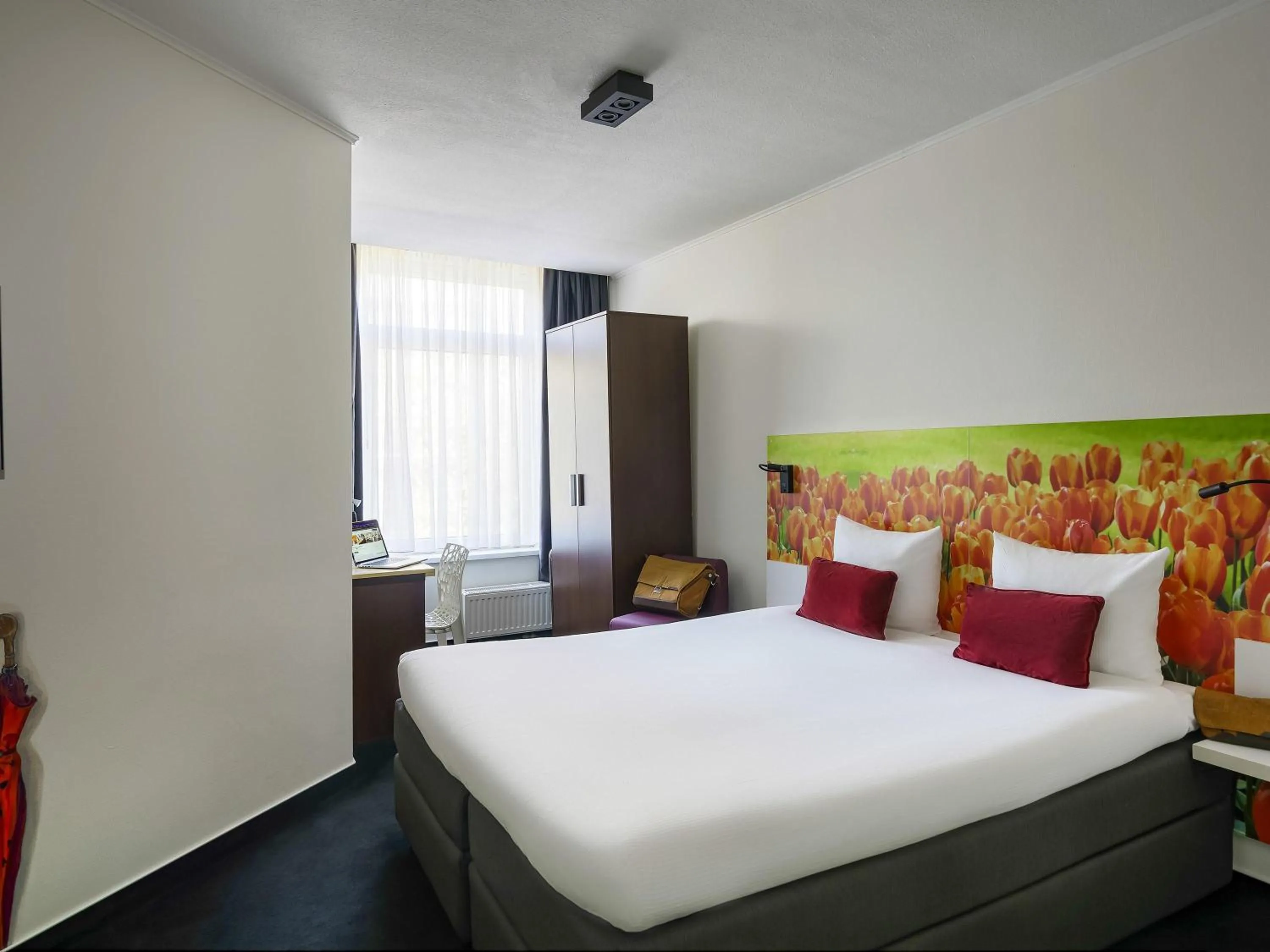 Bedroom, Bed in ibis Styles Amsterdam City