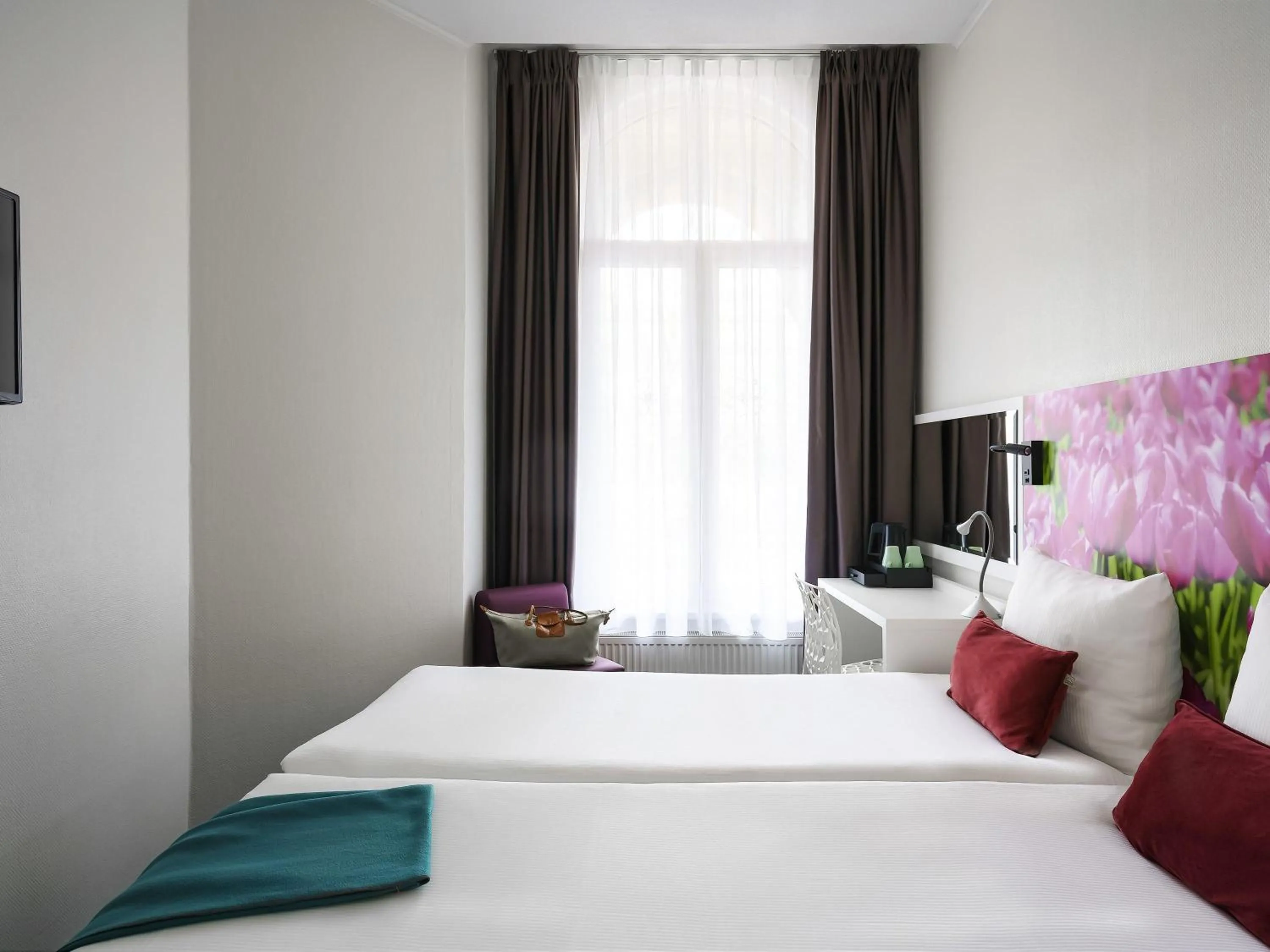 Bedroom, Bed in ibis Styles Amsterdam City