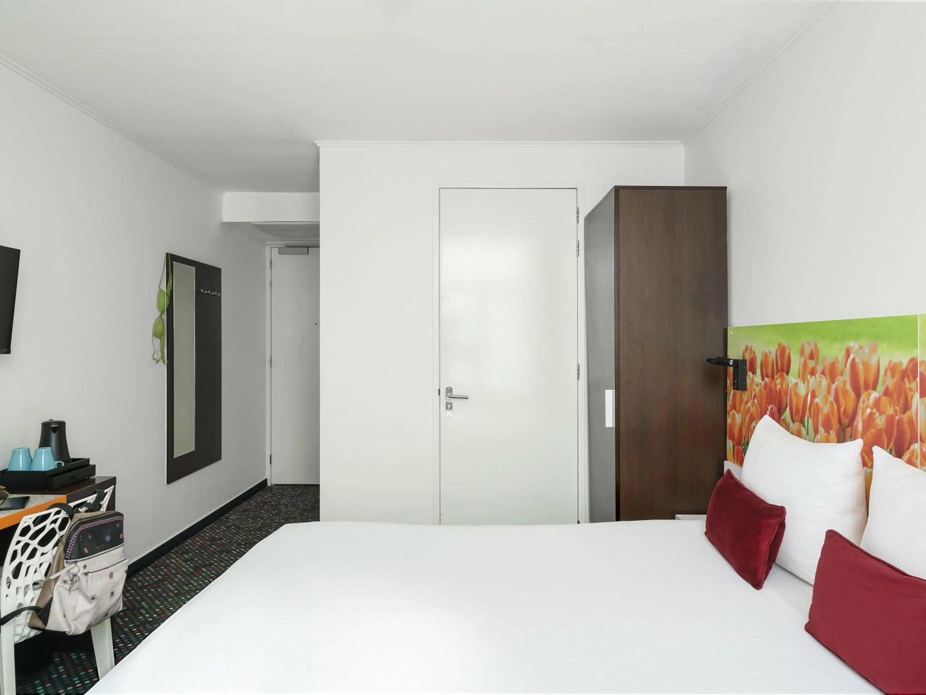 Bedroom, Bed in ibis Styles Amsterdam City