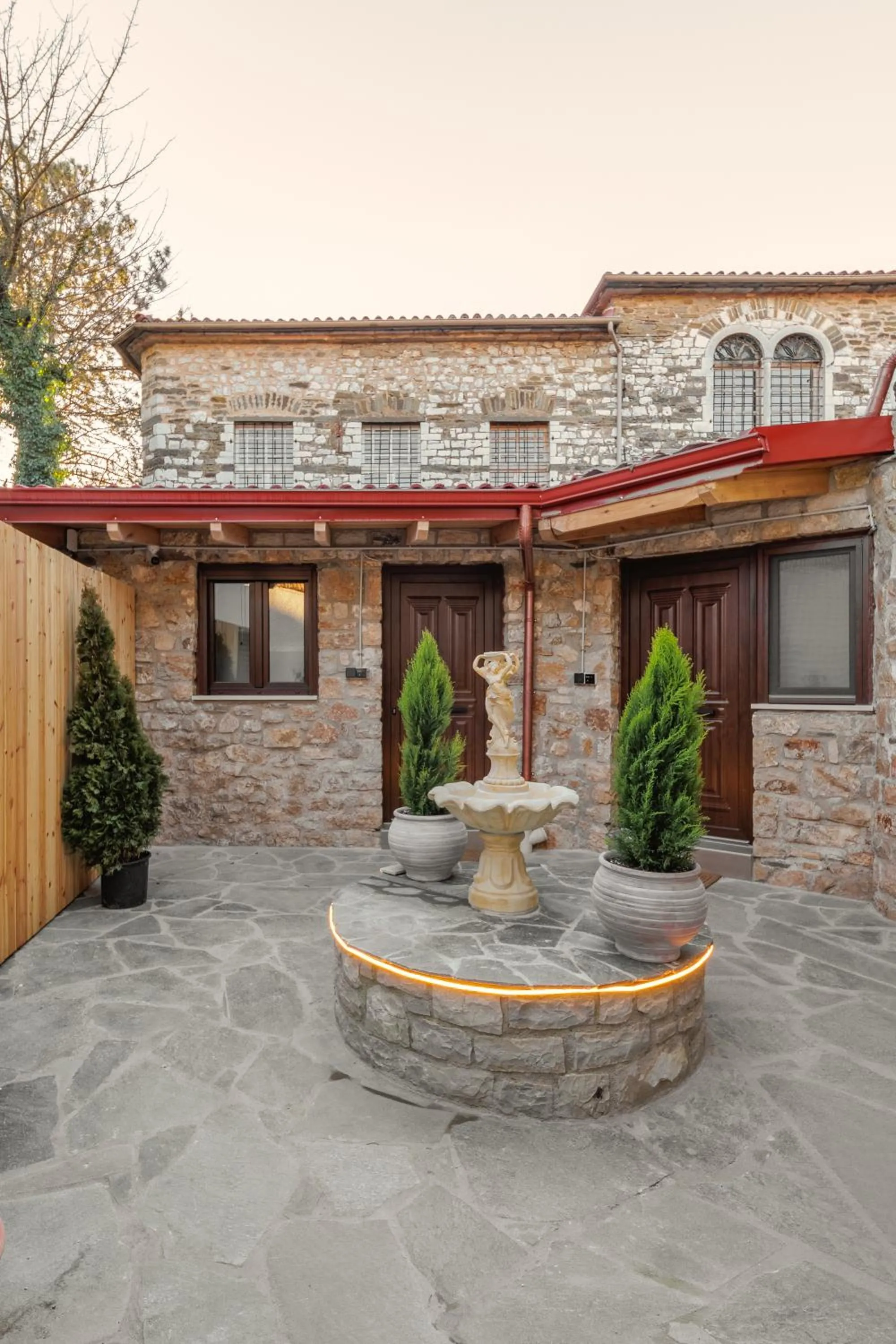 Property building in 12 PYLES Living History