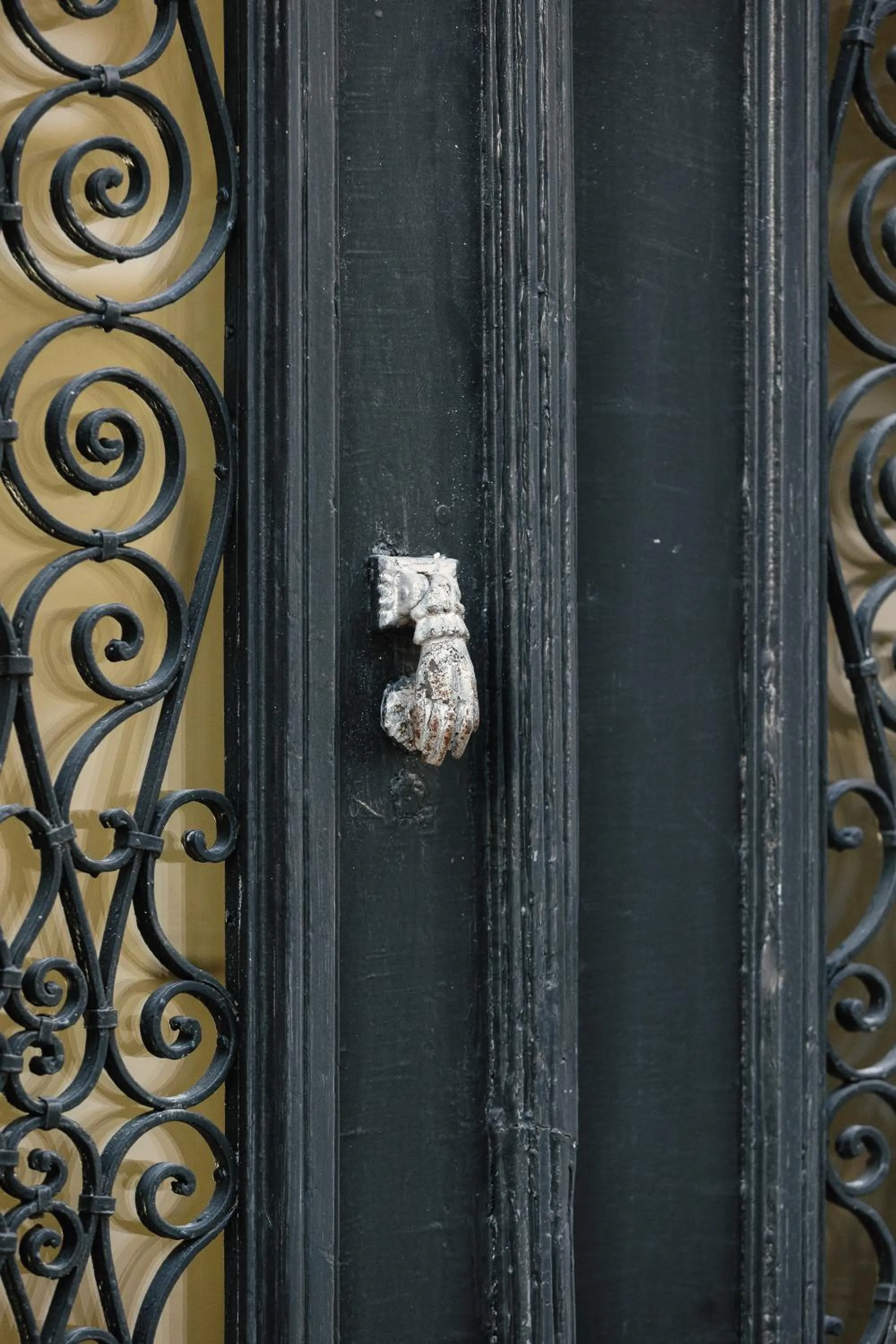 Property building in 12 PYLES Living History