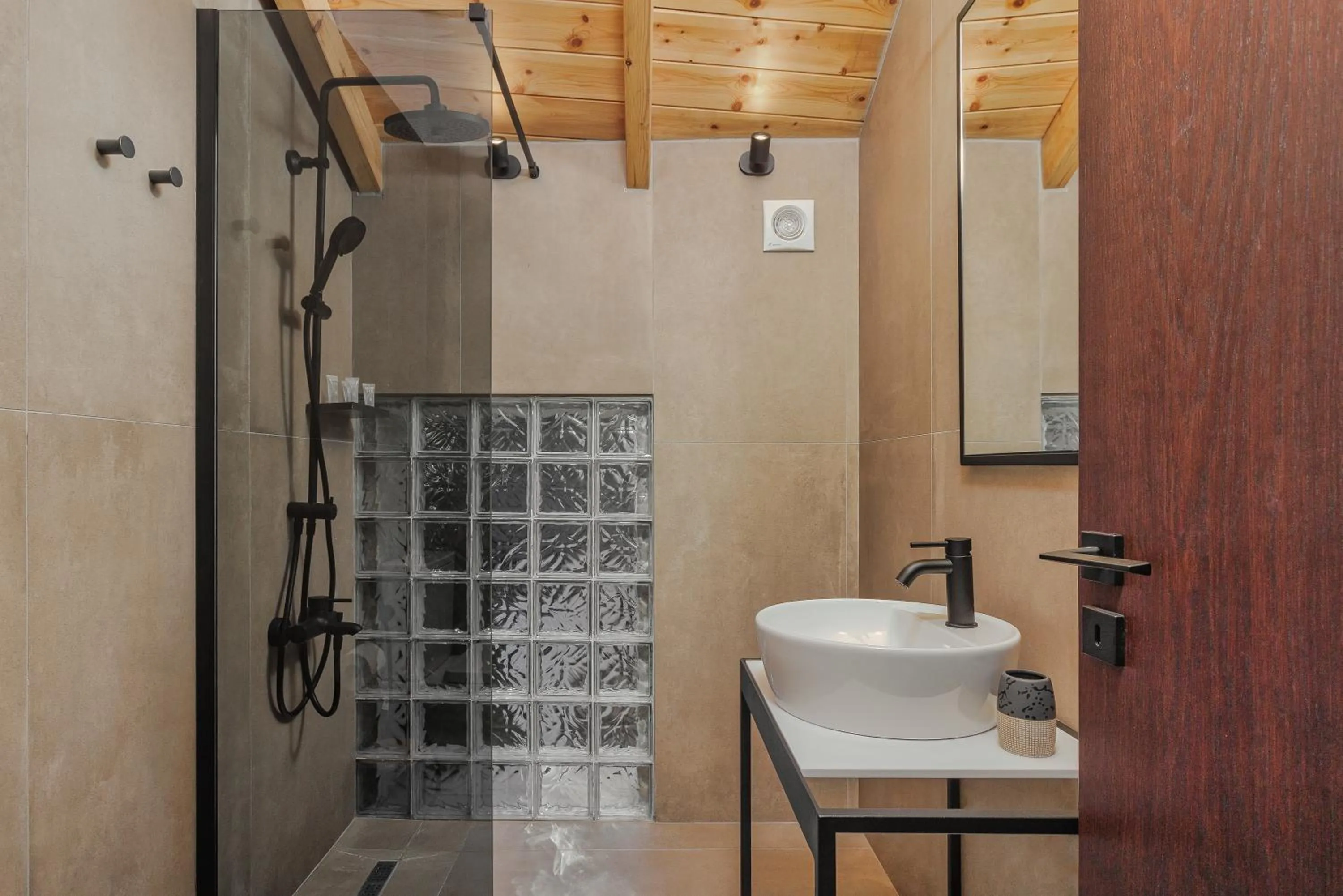 Shower in 12 PYLES Living History