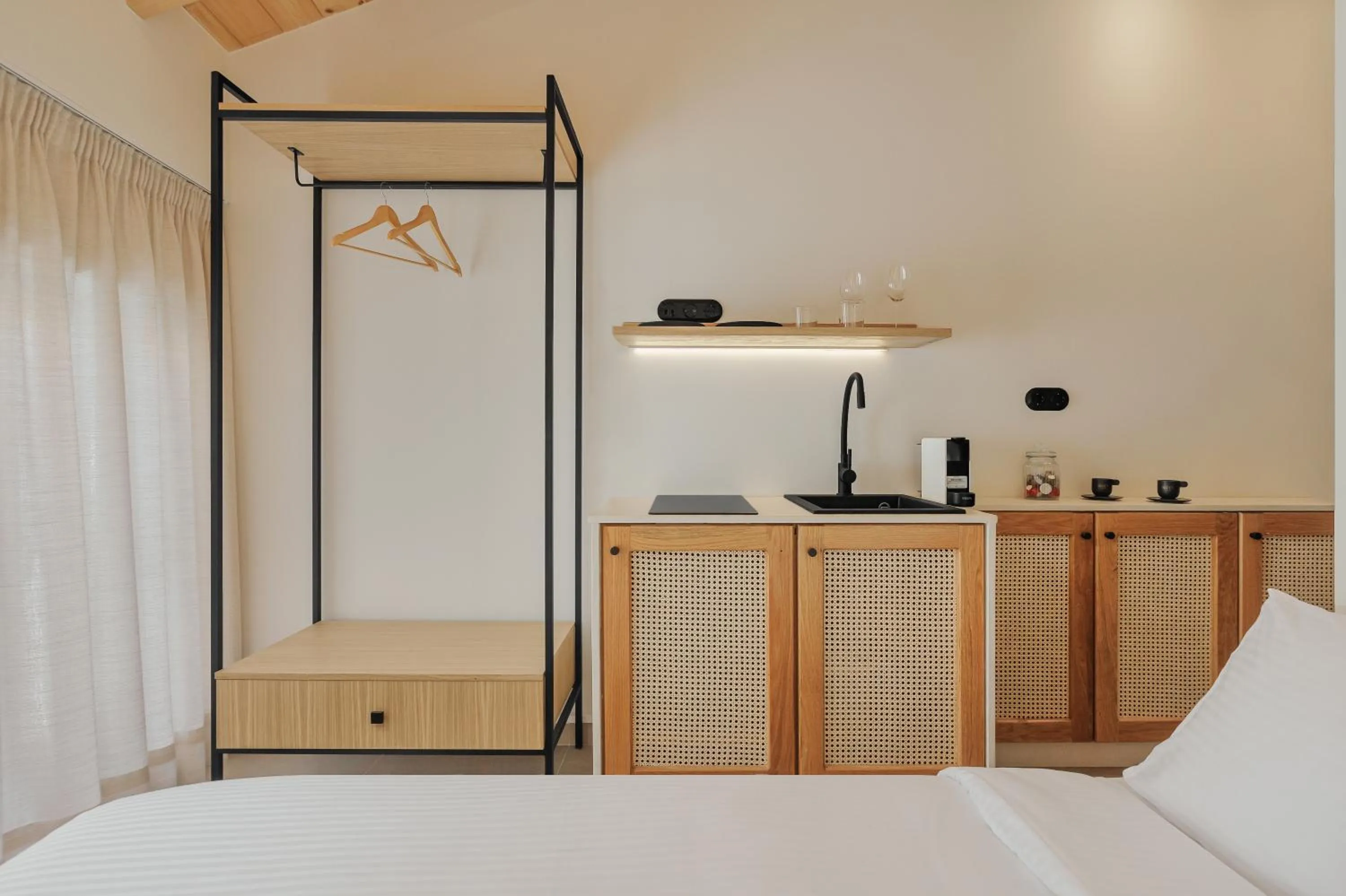 Bed in 12 PYLES Living History