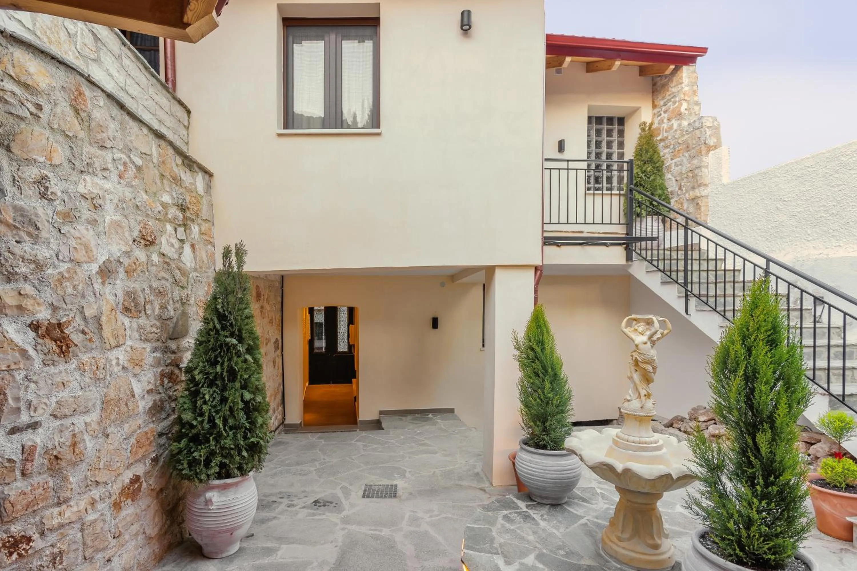 Property building in 12 PYLES Living History