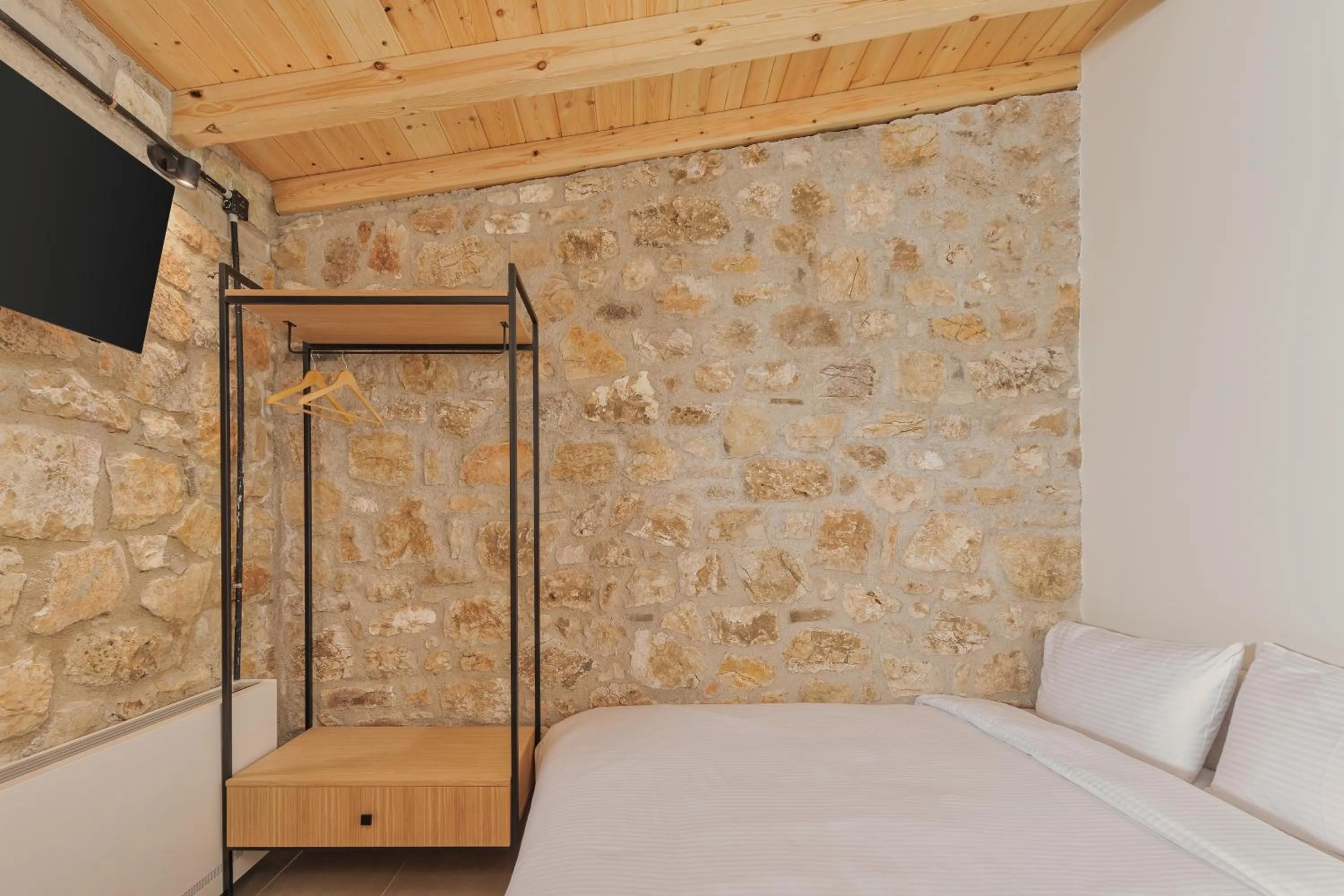 Bed in 12 PYLES Living History