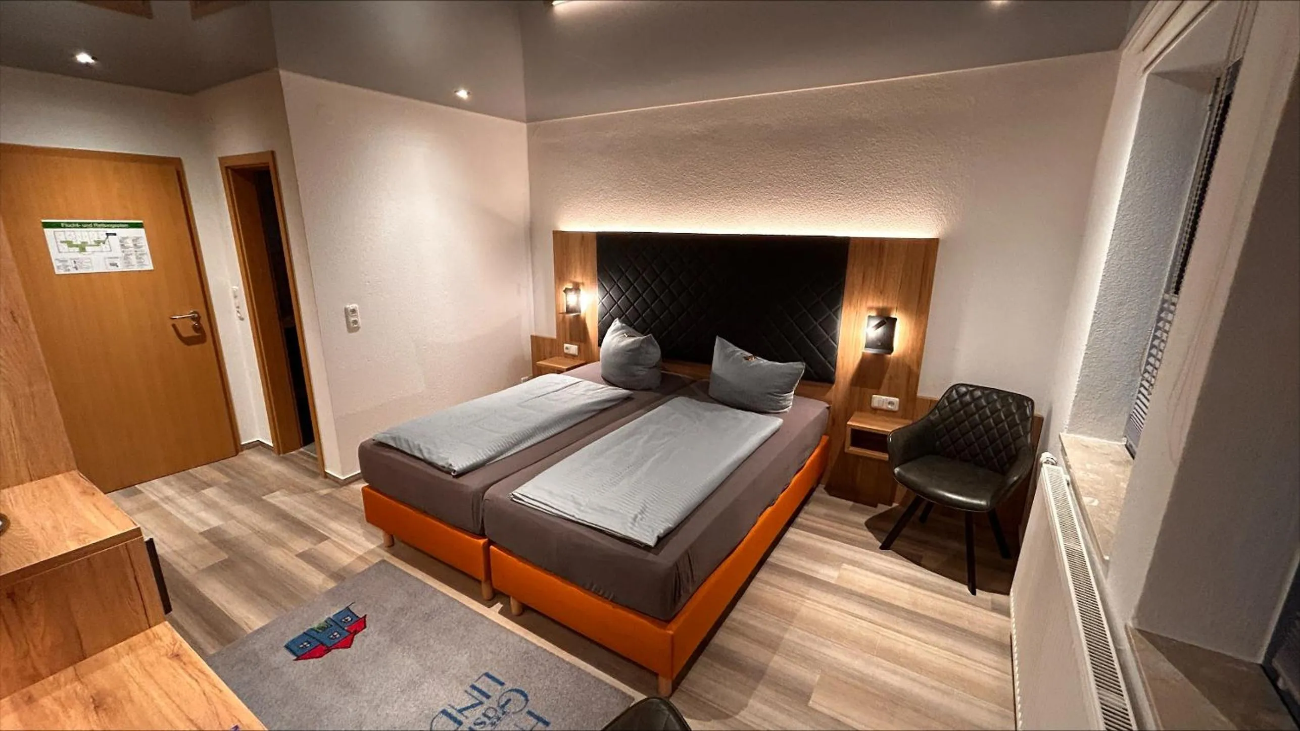 Photo of the whole room, Bed in Hotel Gästehaus Linden