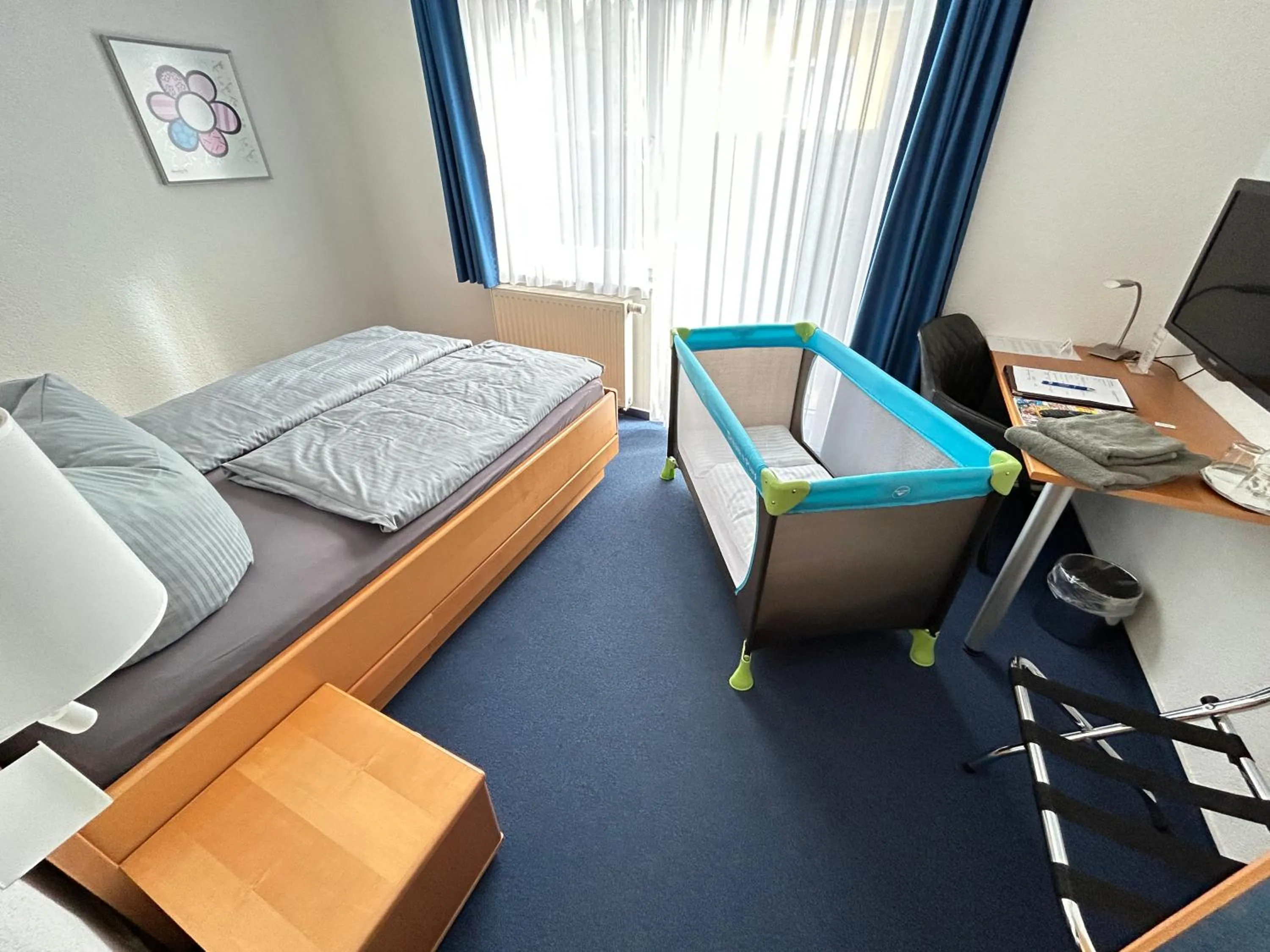 cot, Bed in Hotel Gästehaus Linden