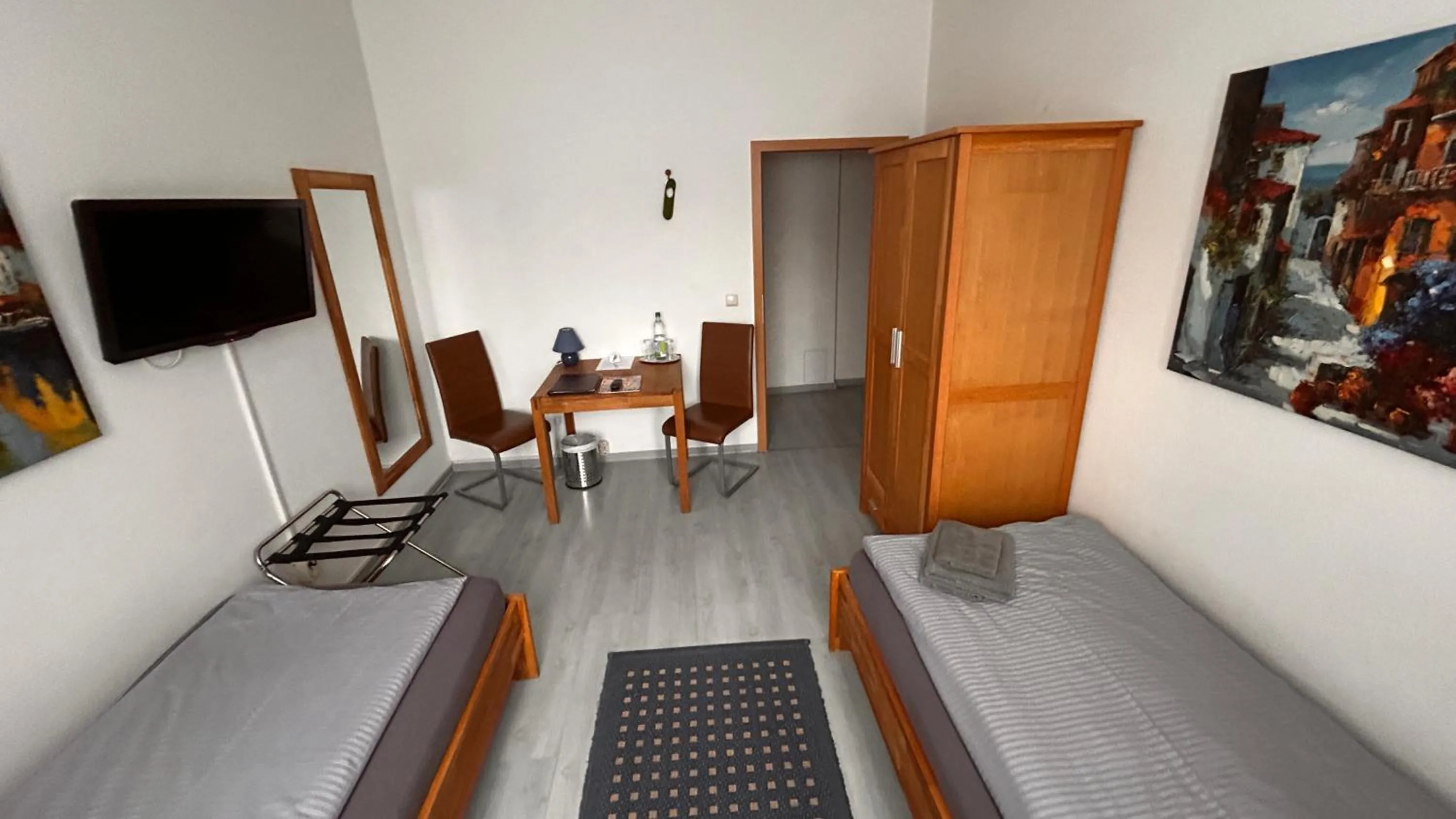 Photo of the whole room in Hotel Gästehaus Linden