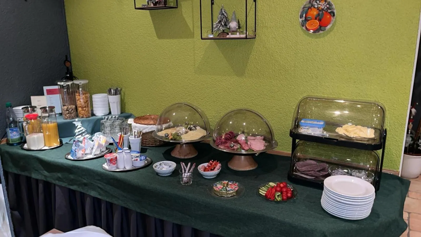 Buffet breakfast in Hotel Gästehaus Linden