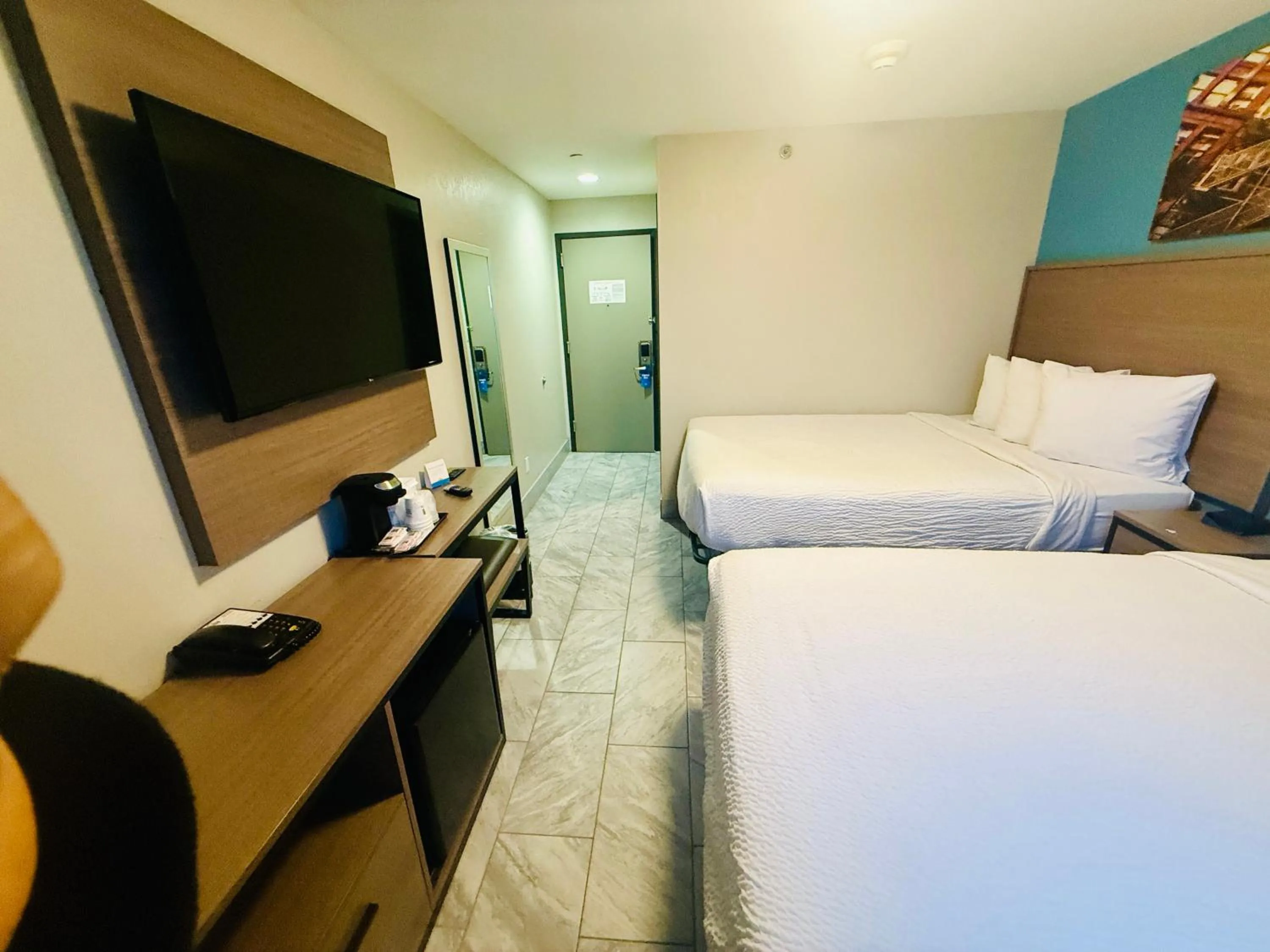 Bedroom, Bed in Days Inn by Wyndham Brooklyn Borough Park