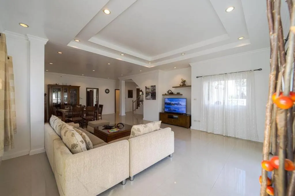 Luxurious 5-Bedroom Private Pool Villa! PV5