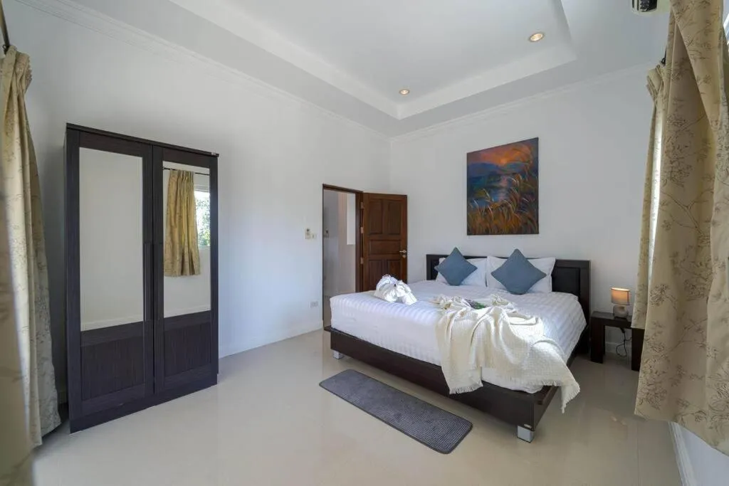 Bed in Luxurious 5-Bedroom Private Pool Villa! PV5
