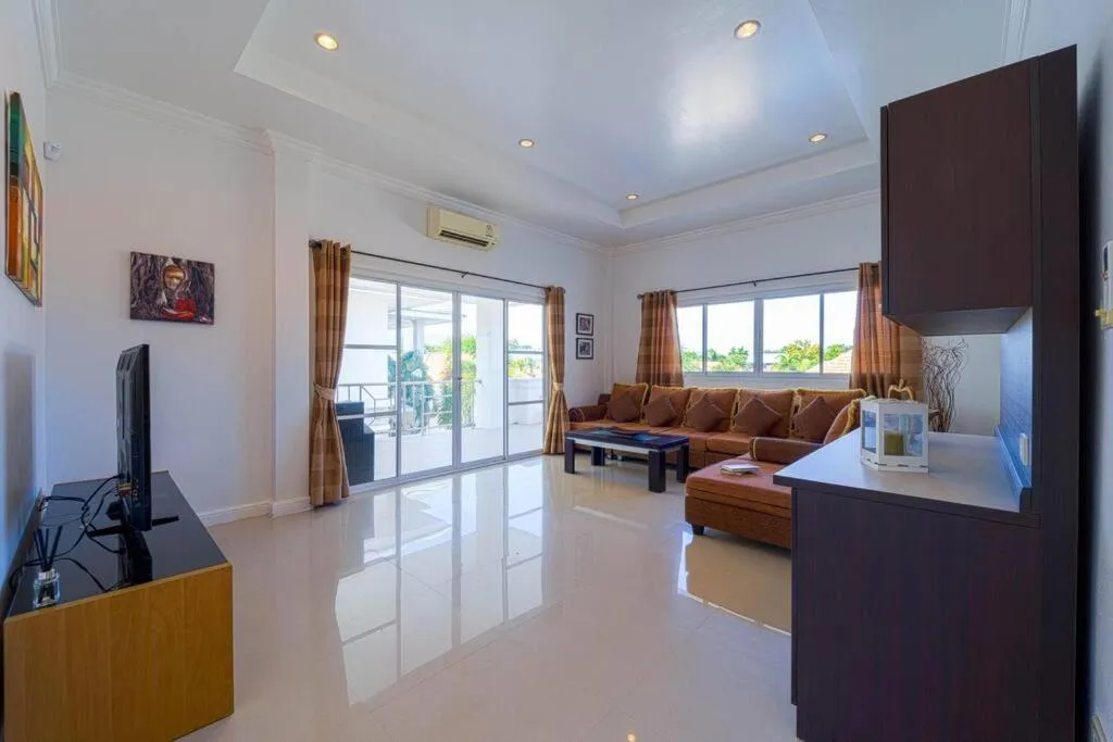 Luxurious 5-Bedroom Private Pool Villa! PV5