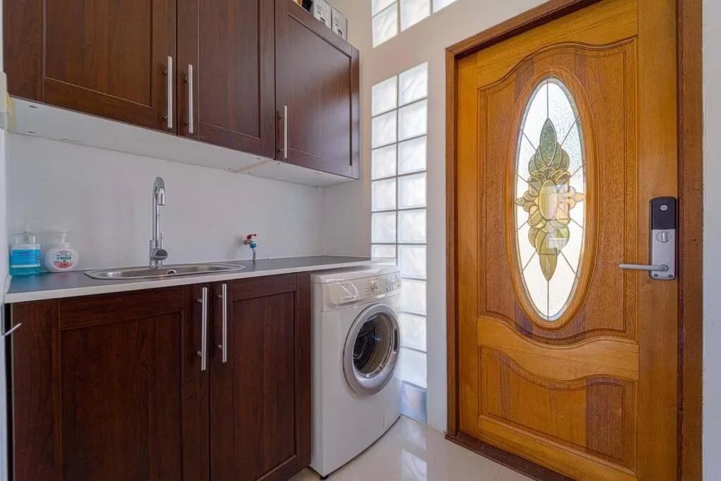 Luxurious 5-Bedroom Private Pool Villa! PV5