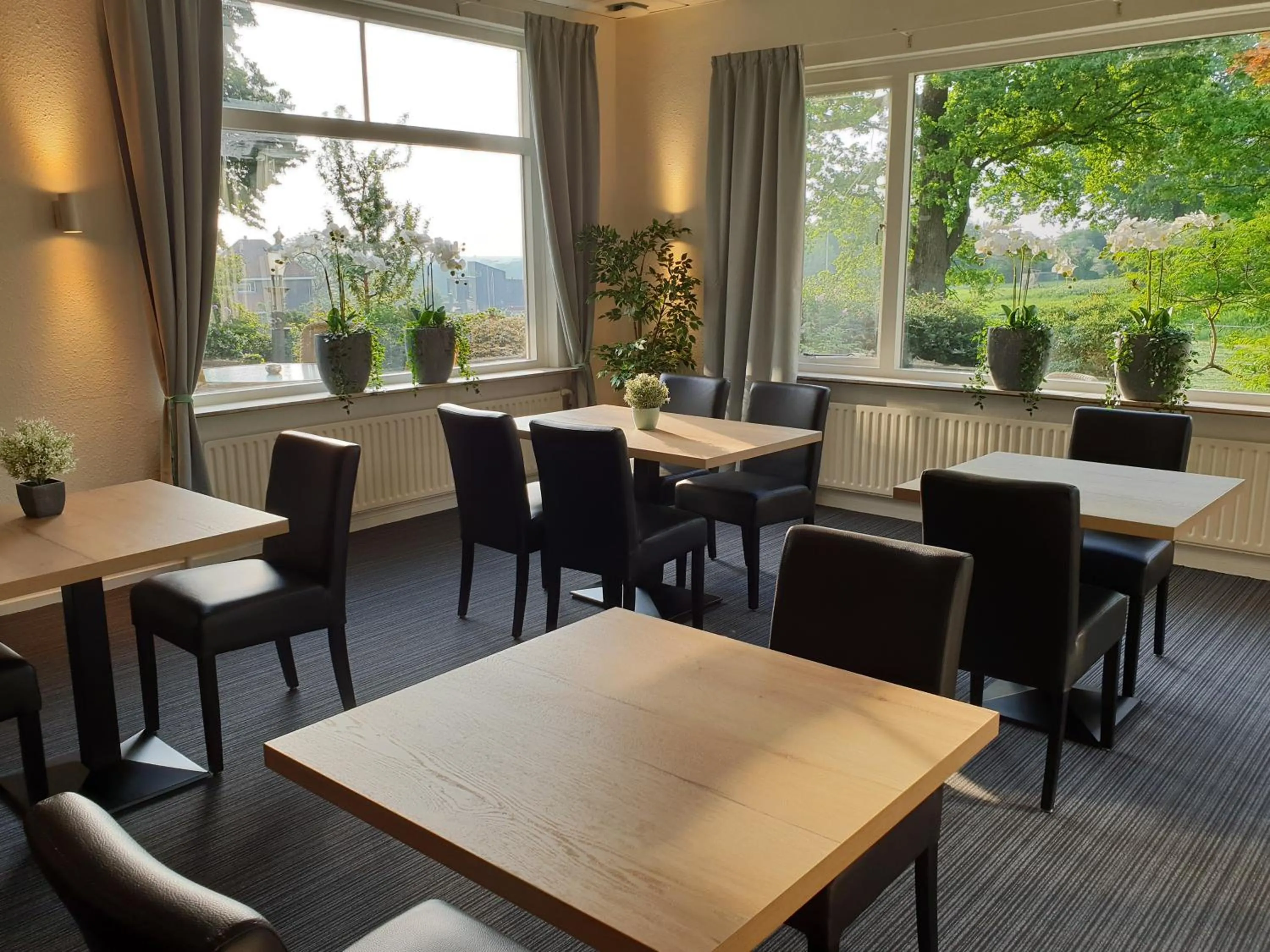 Restaurant/places to eat in Hotel Wyllandrie