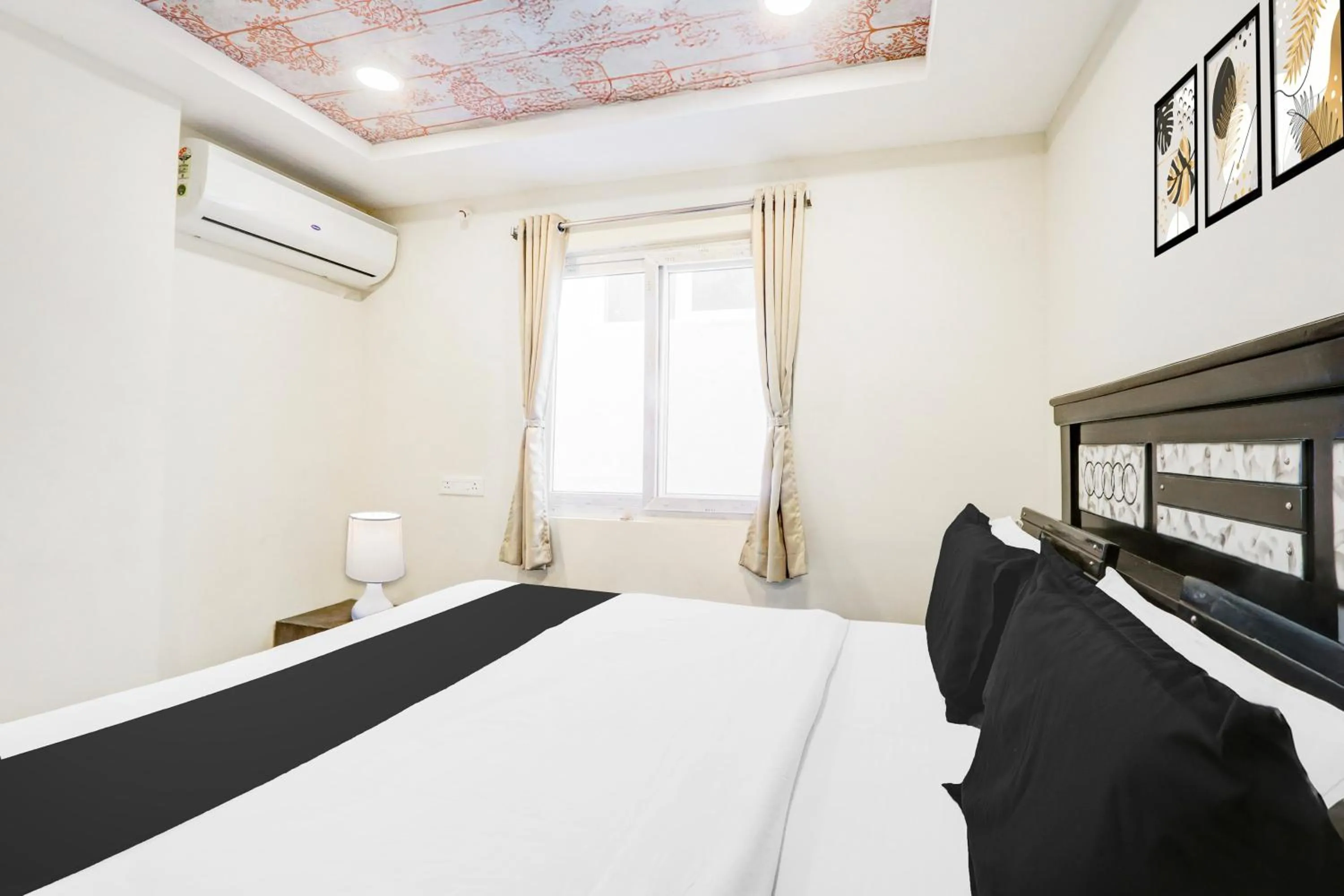 Bedroom, Bed in Super Collection O Bommarilu Warangal