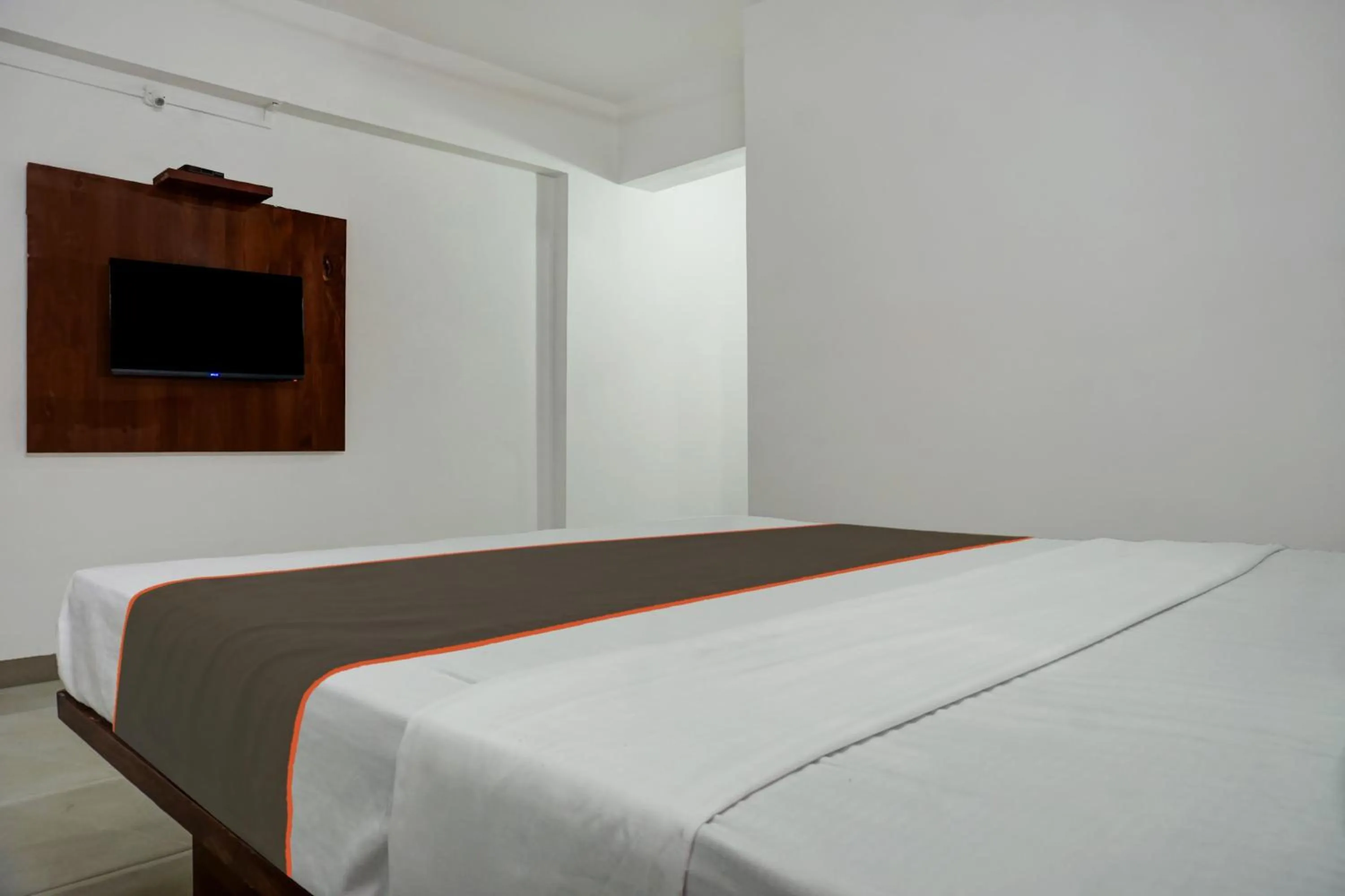 Bedroom, Bed in Hotel O Sai Inn Lodging