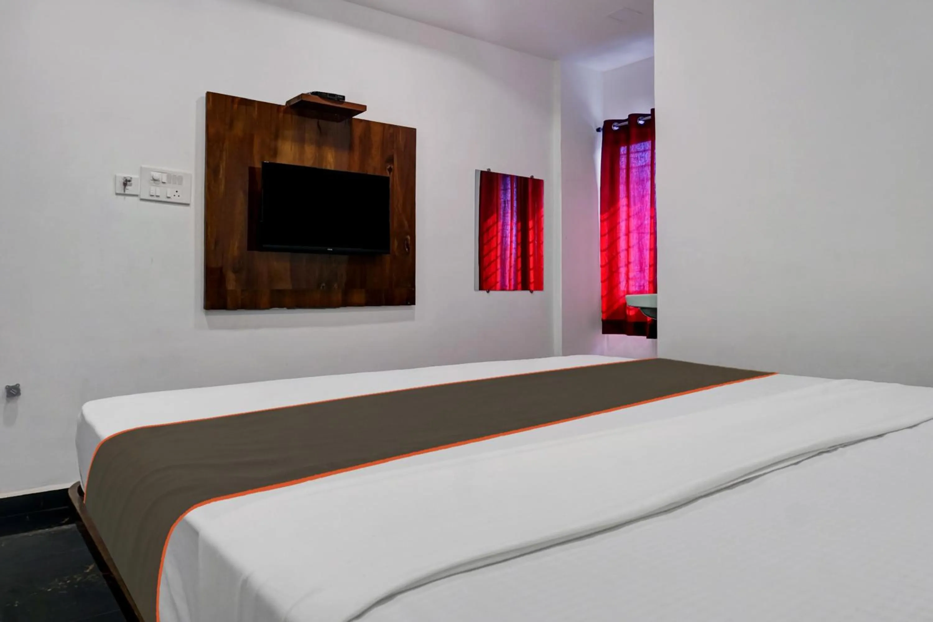 Bedroom, Bed in Hotel O Sai Inn Lodging