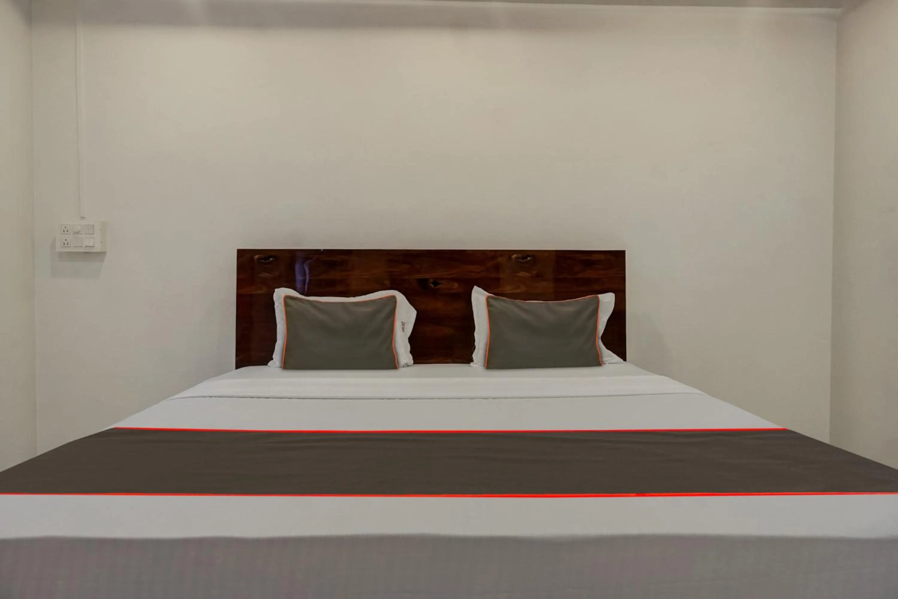 Bedroom, Bed in Hotel O Sai Inn Lodging